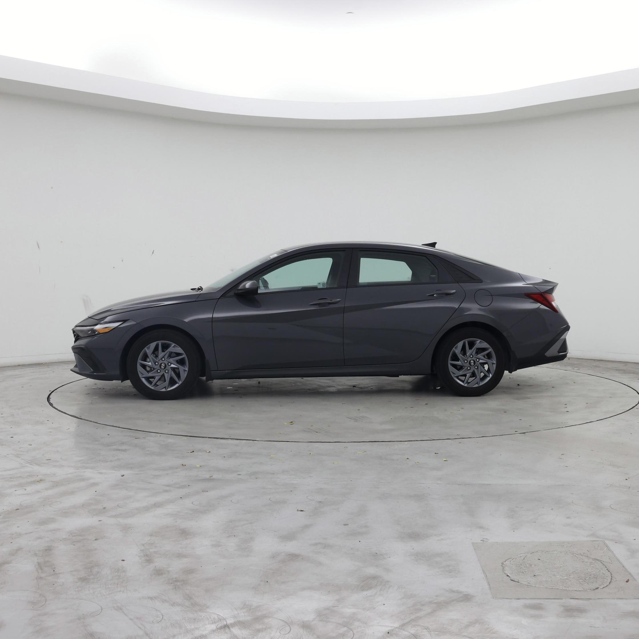 Thumbnail: 2024 Hyundai Elantra - 3