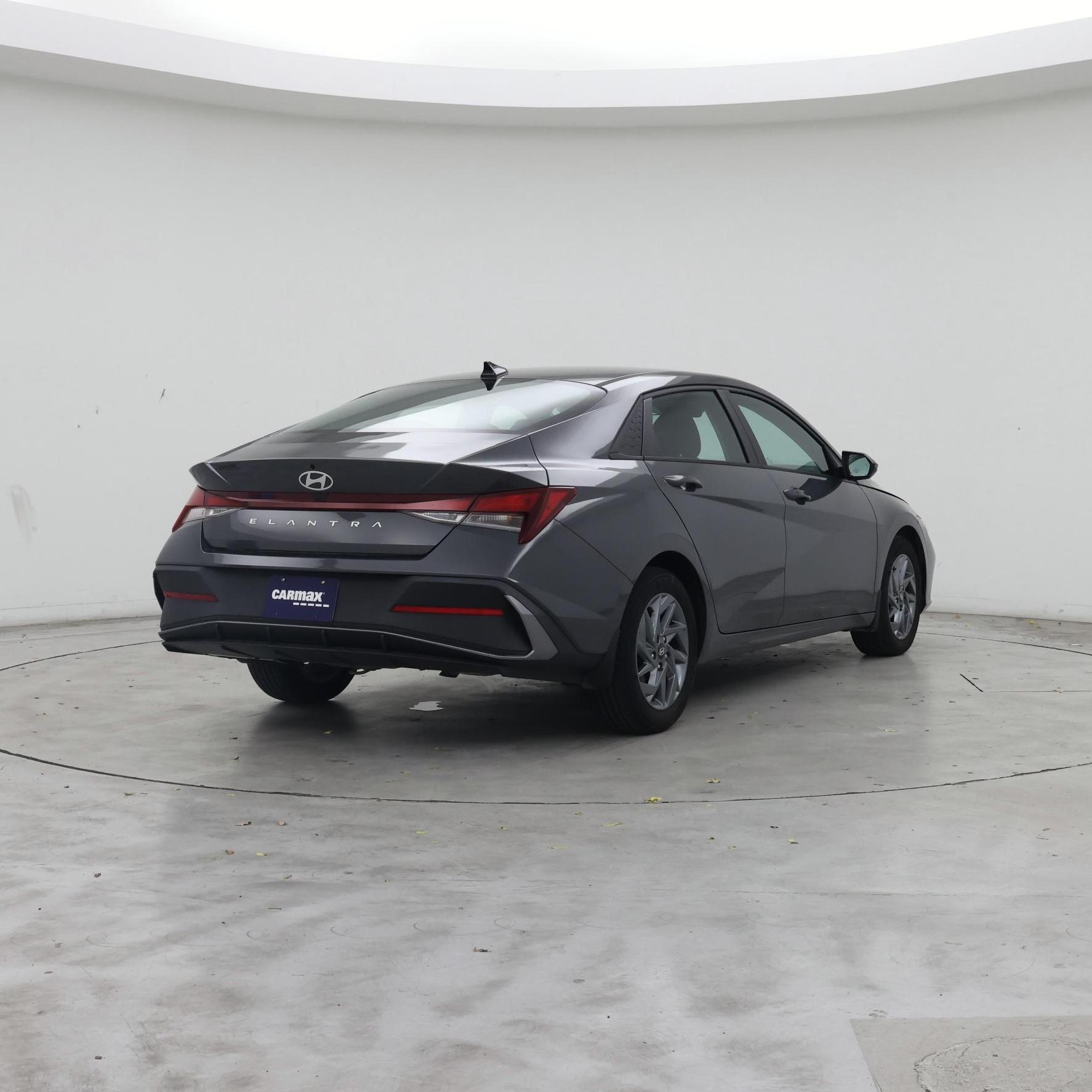 Thumbnail: 2024 Hyundai Elantra - 8