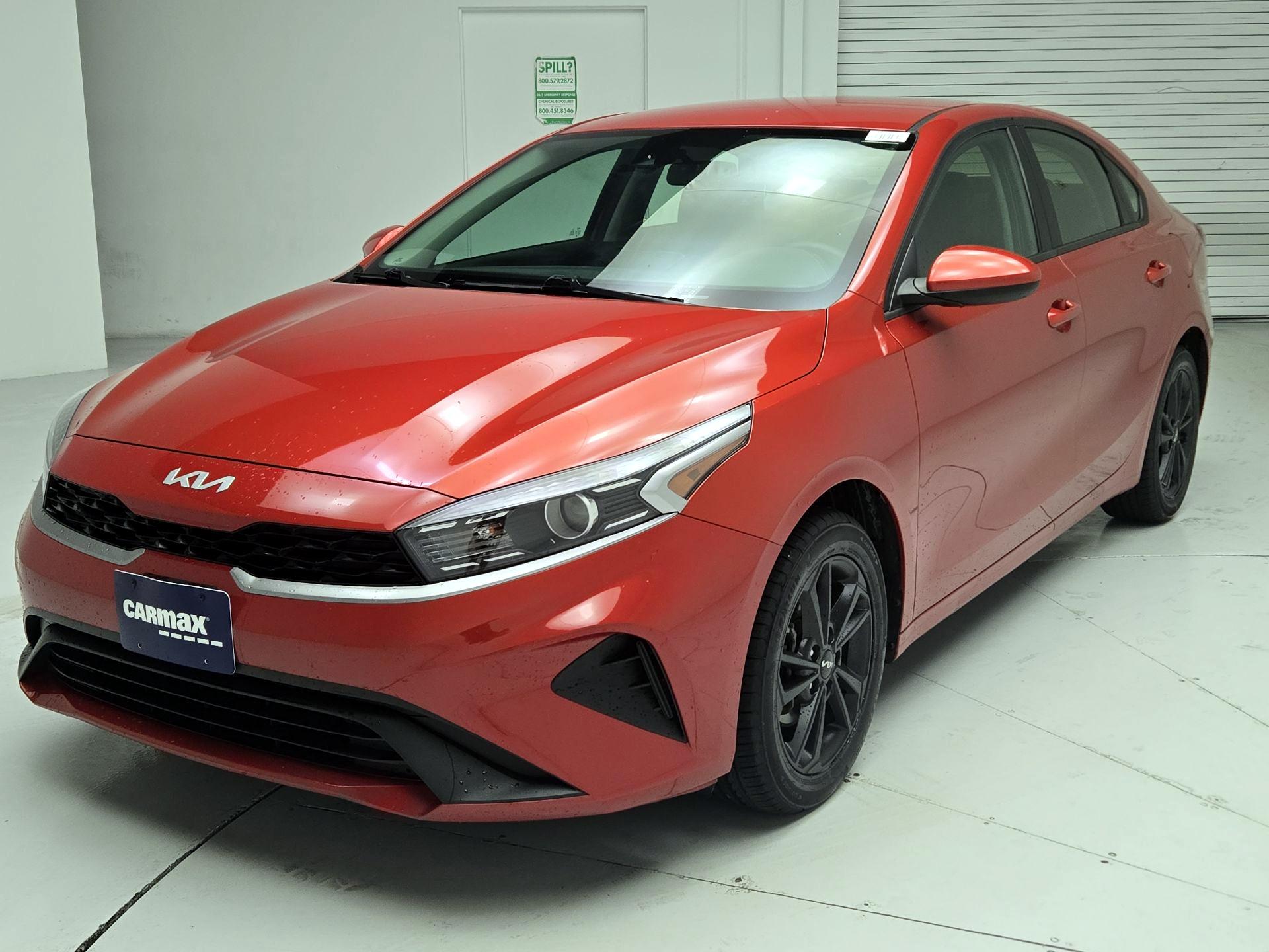 Thumbnail: 2023 Kia Forte - 3