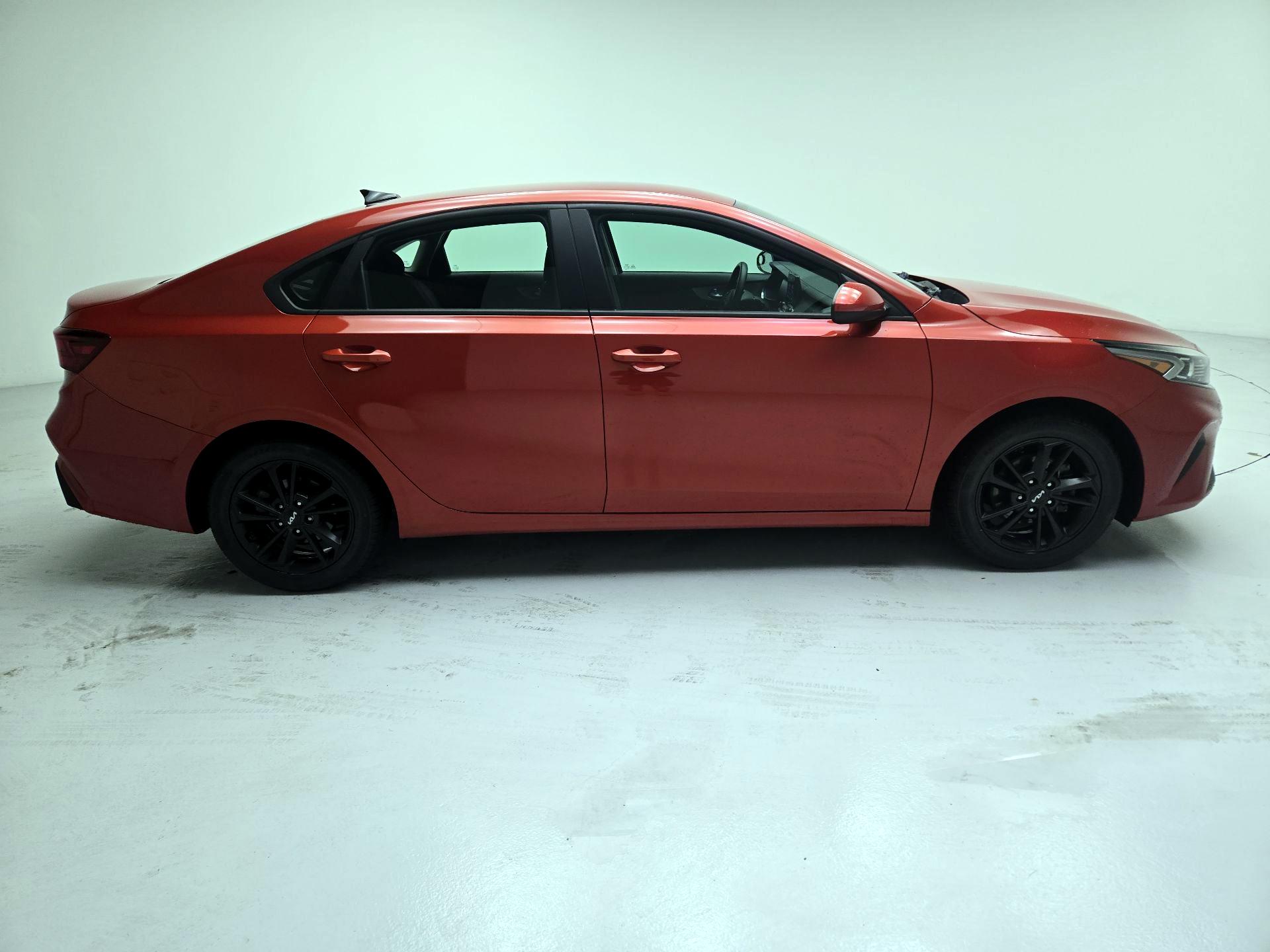 Thumbnail: 2023 Kia Forte - 4