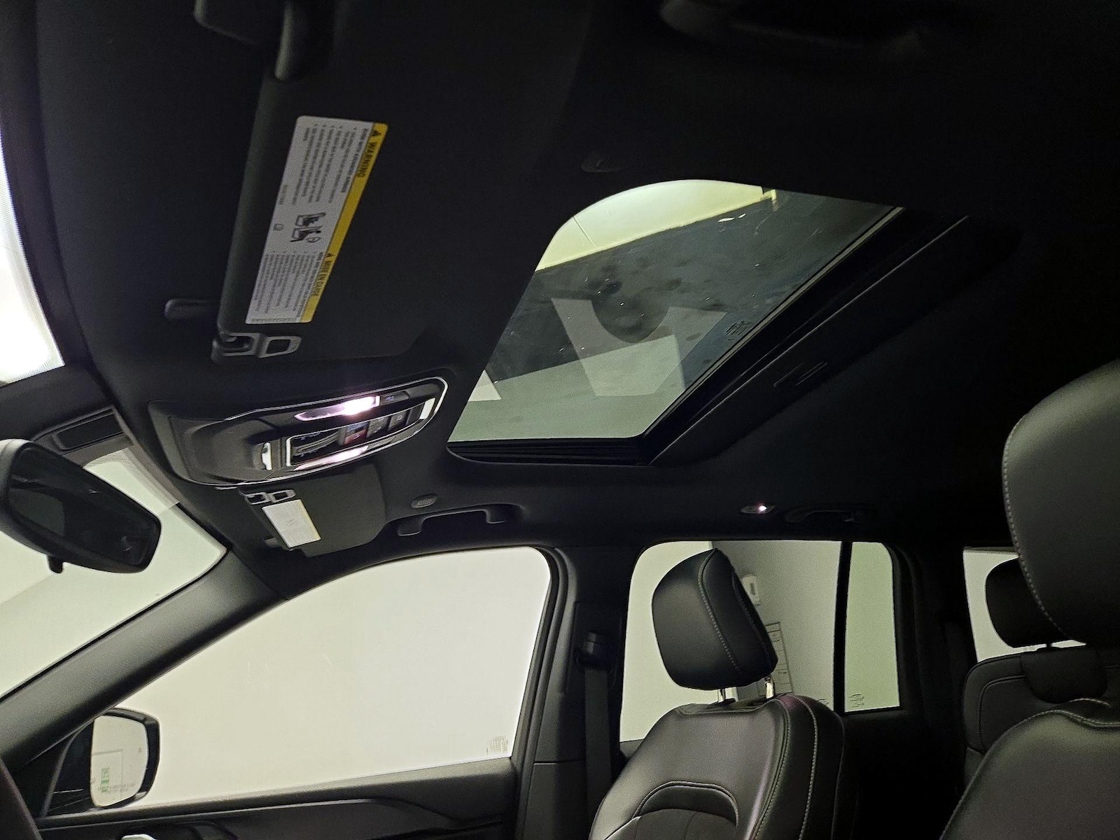 Sunroof(s) & Overhead Airbags