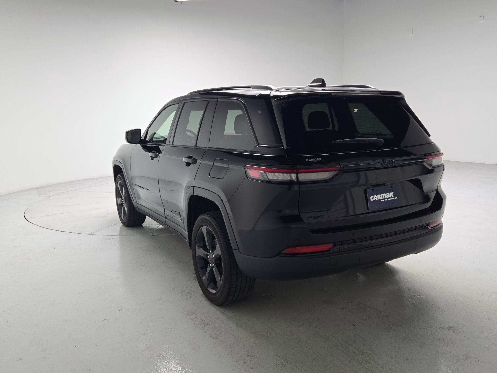 Thumbnail: 2023 Jeep Grand Cherokee - 7