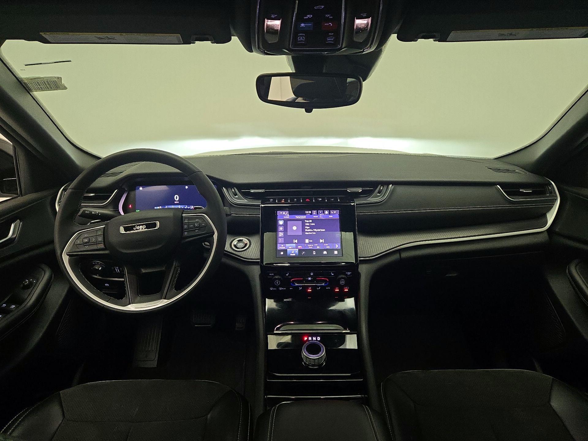 Thumbnail: 2023 Jeep Grand Cherokee - 9