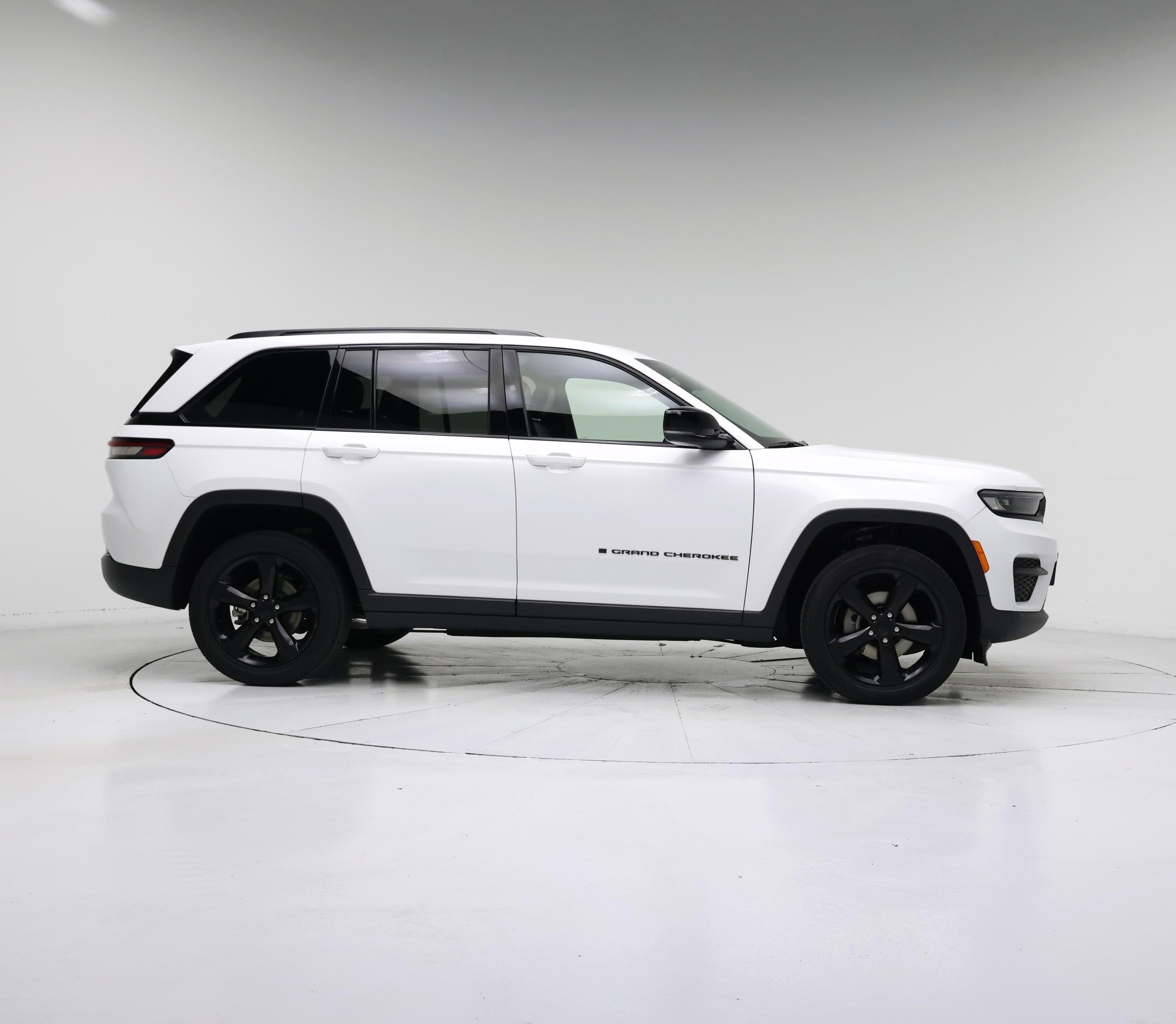 Thumbnail: 2023 Jeep Grand Cherokee - 7