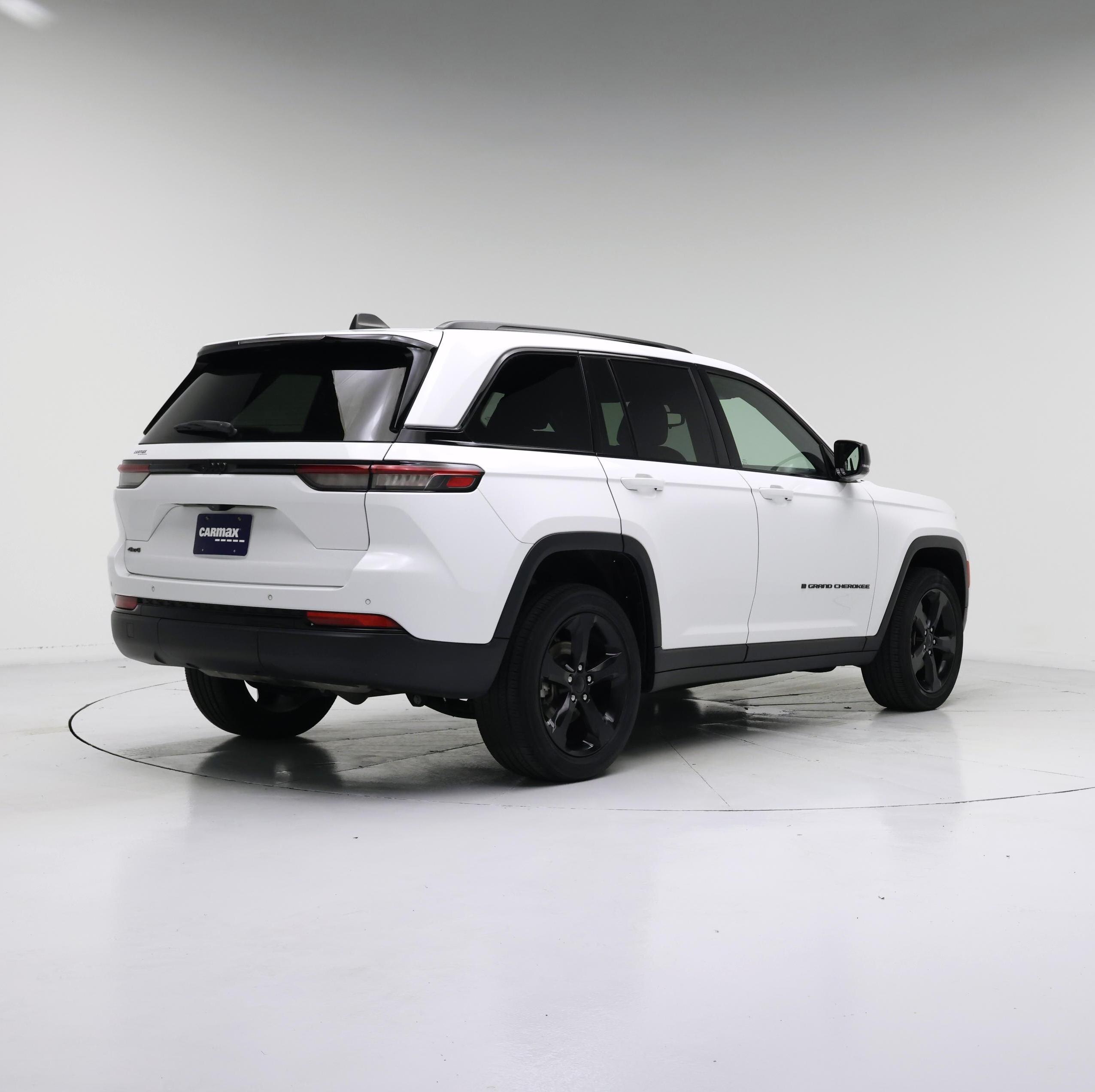Thumbnail: 2023 Jeep Grand Cherokee - 8