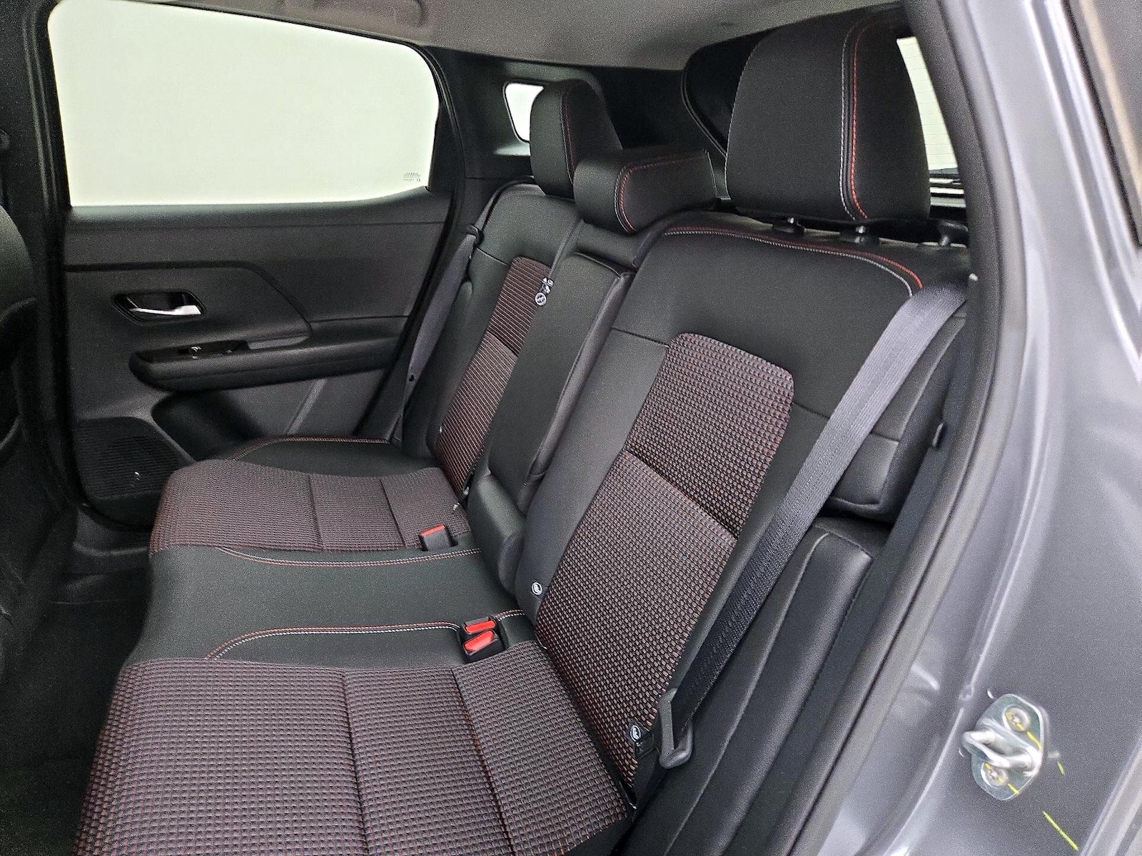 2026 Nissan KICKS SR - Photo 18