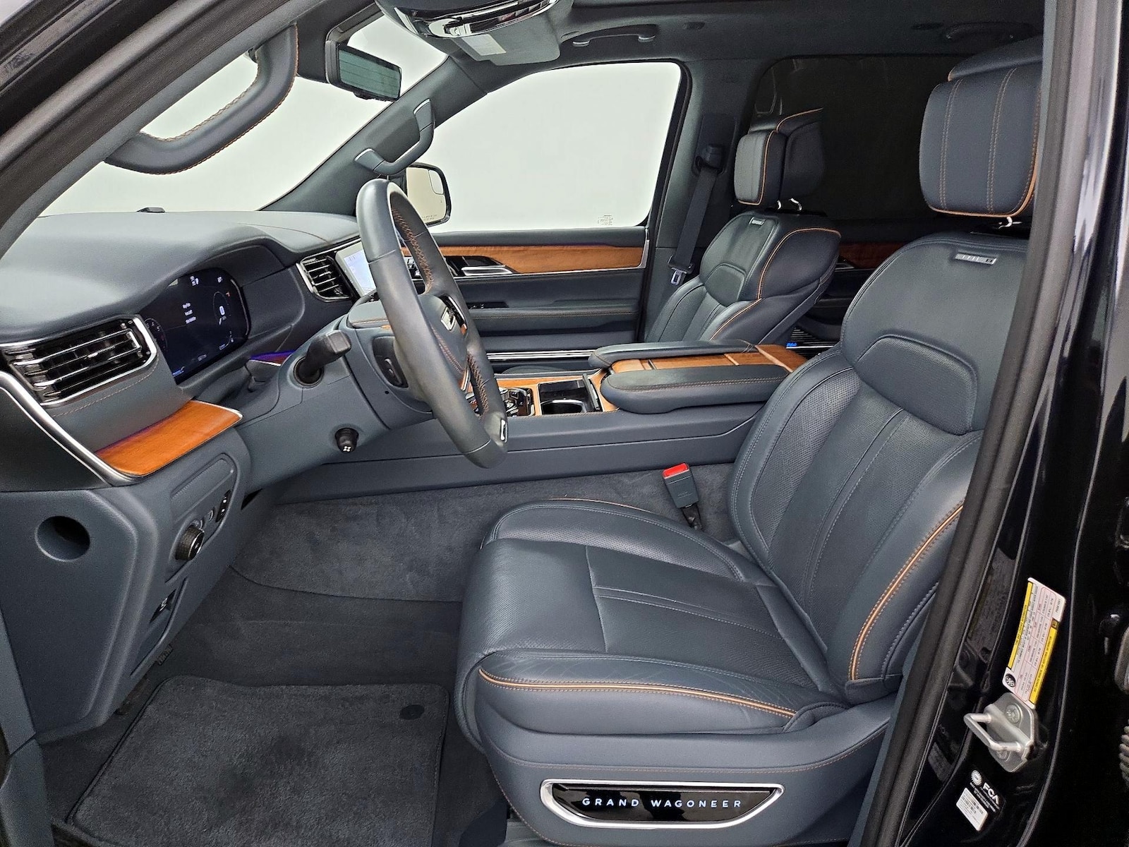2023 Jeep Grand Wagoneer L Series II - Photo 12