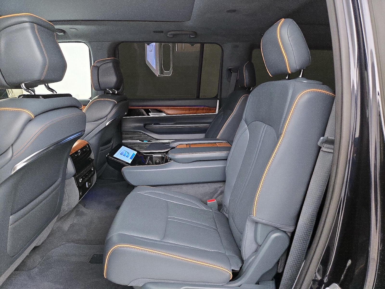 2023 Jeep Grand Wagoneer L Series II - Photo 20