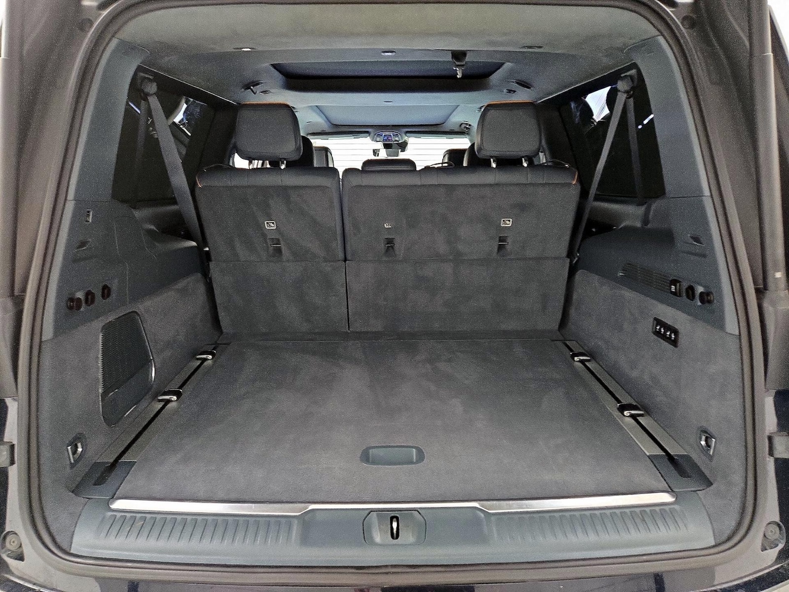 2023 Jeep Grand Wagoneer L Series II - Photo 22