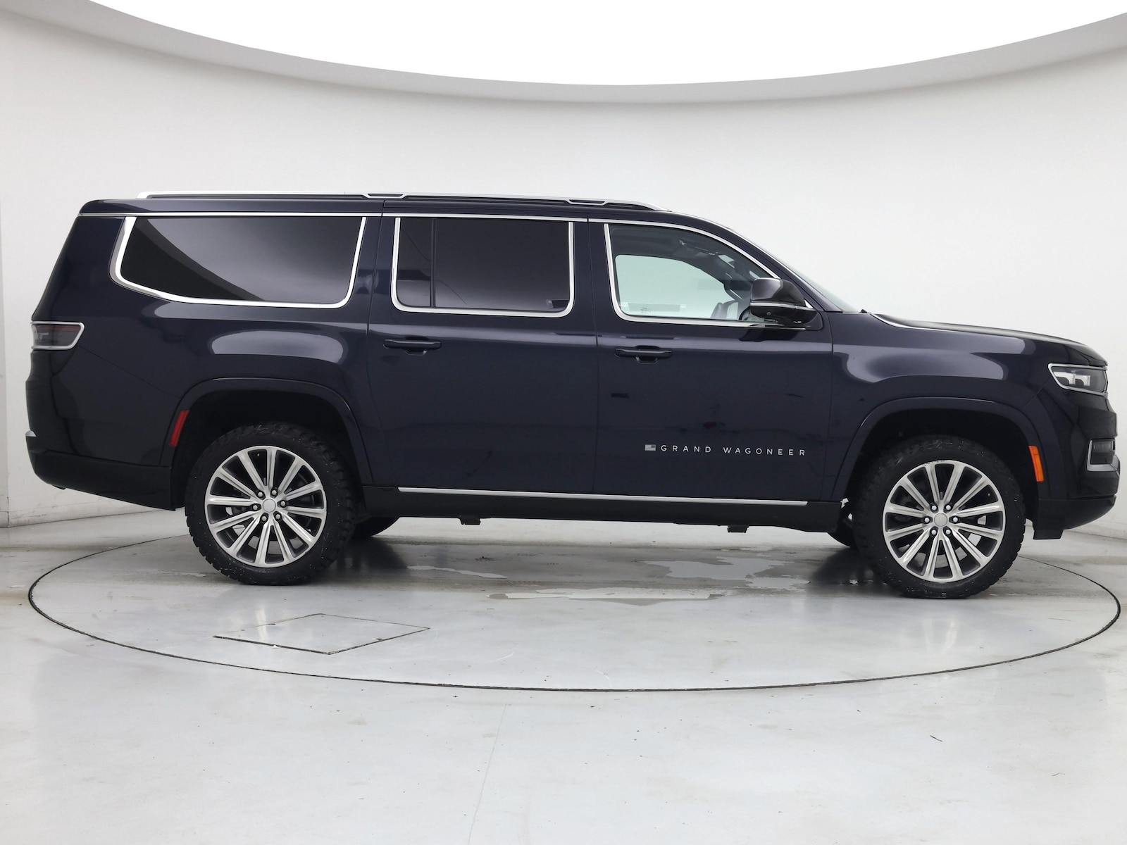 2023 Jeep Grand Wagoneer L Series II - Photo 8