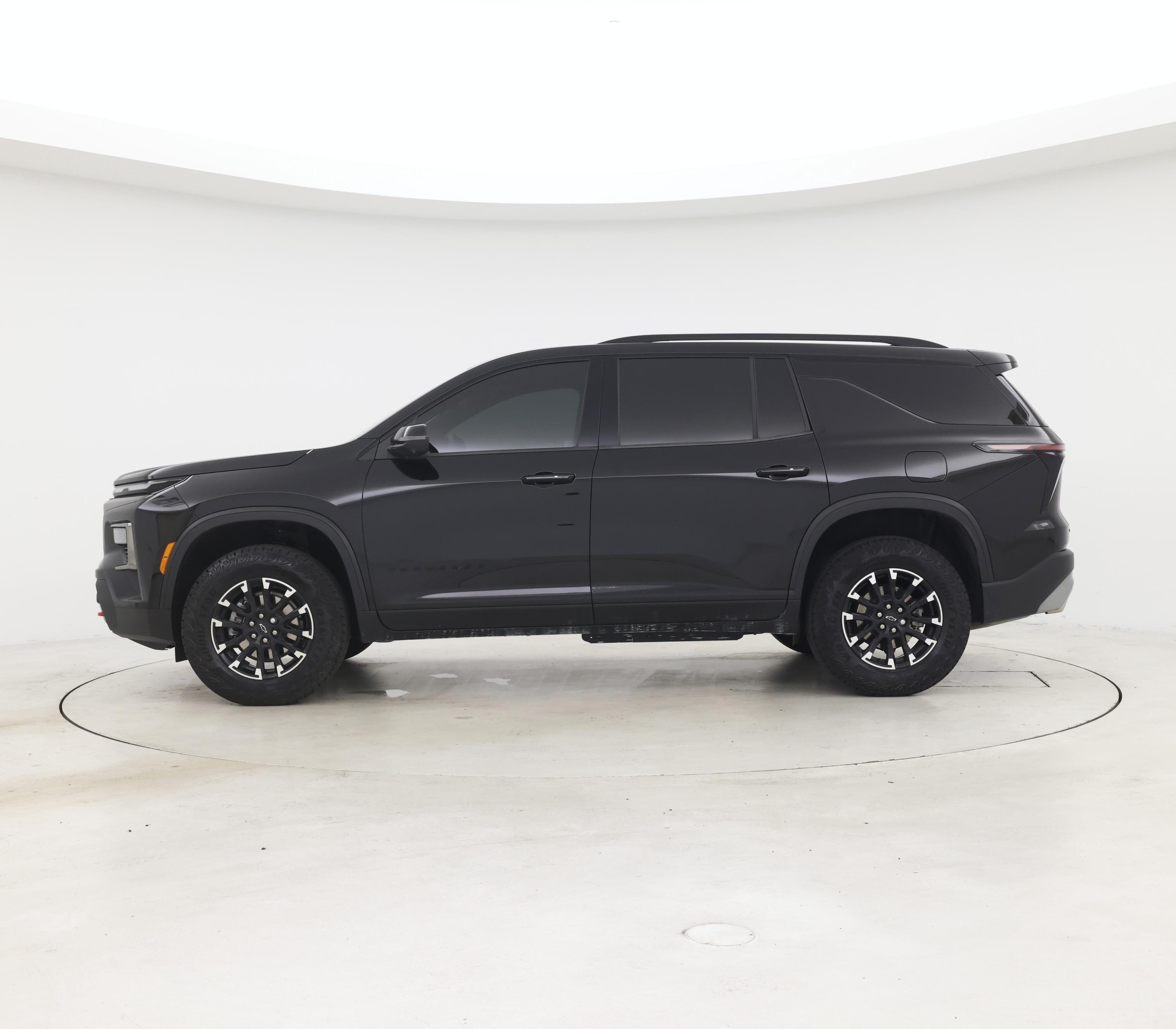 Thumbnail: 2025 Chevrolet Traverse - 3