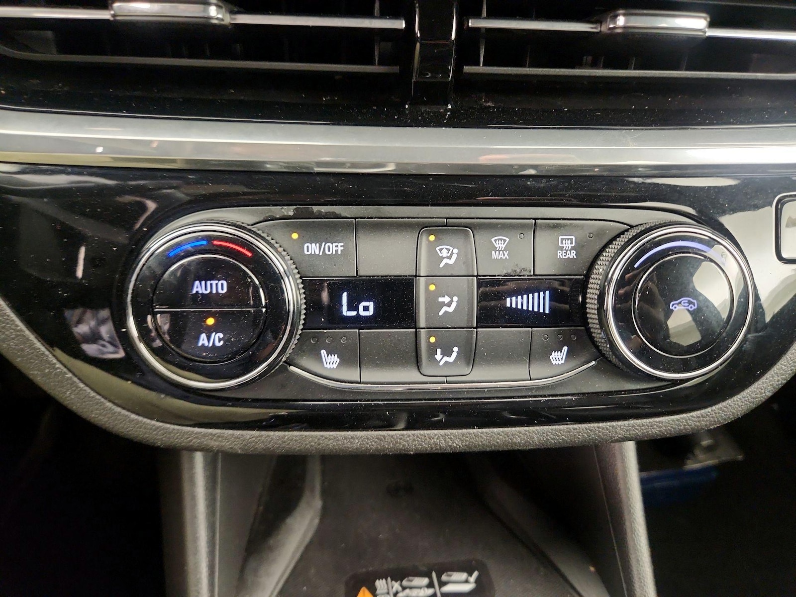 2024 Buick Envista Sport Touring - Photo 17
