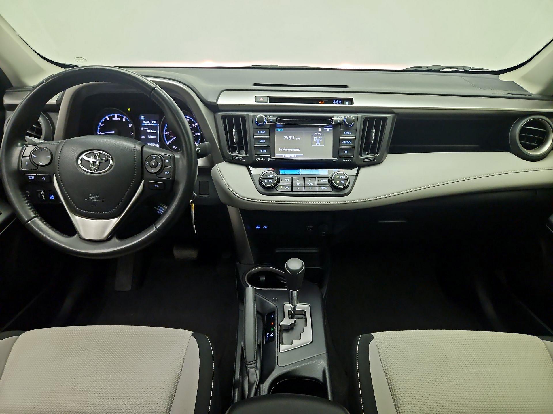 Thumbnail: 2017 Toyota RAV4 - 9