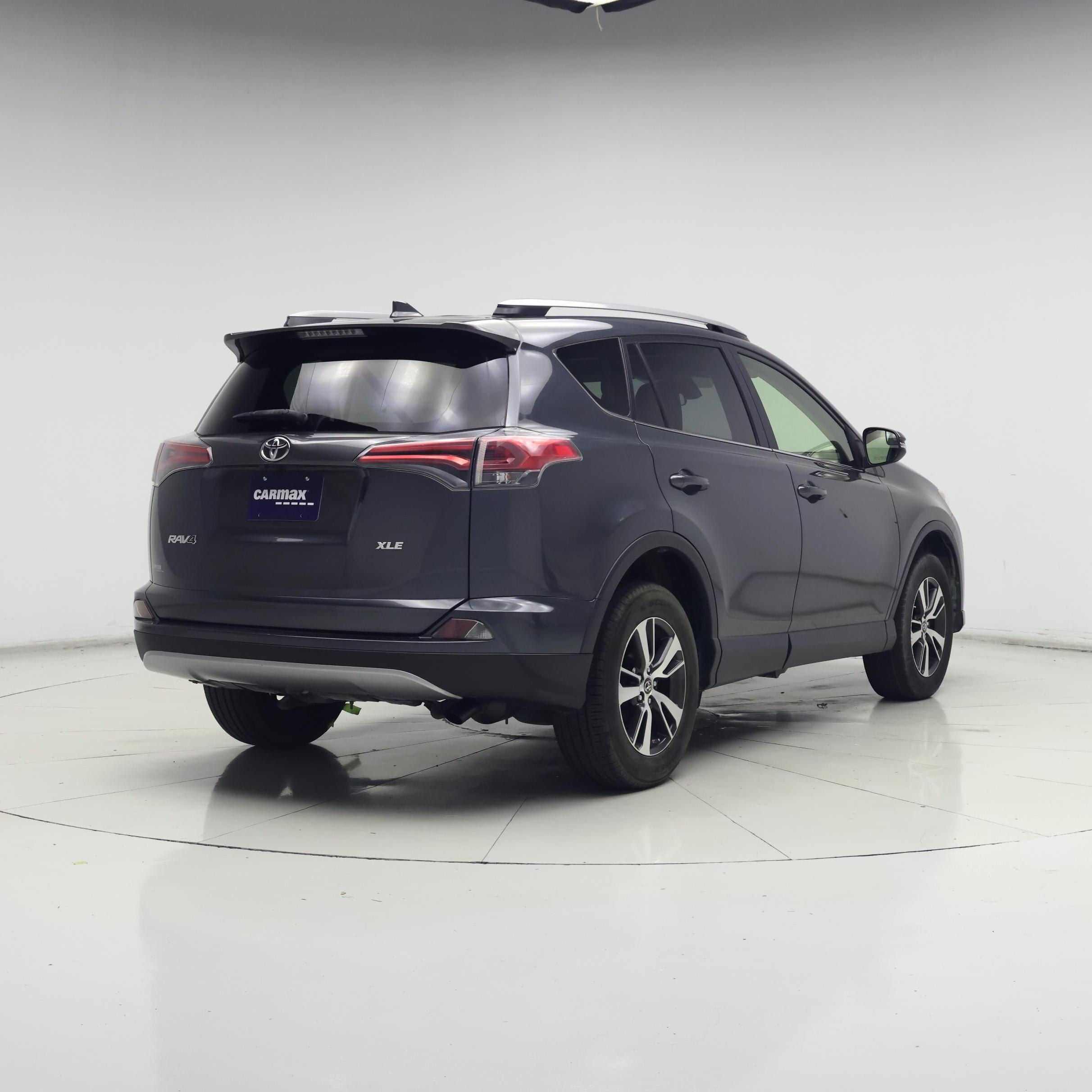 Thumbnail: 2017 Toyota RAV4 - 8