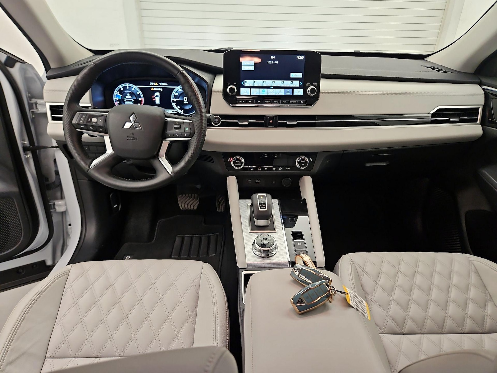 2024 Mitsubishi Outlander SEL - Photo 10