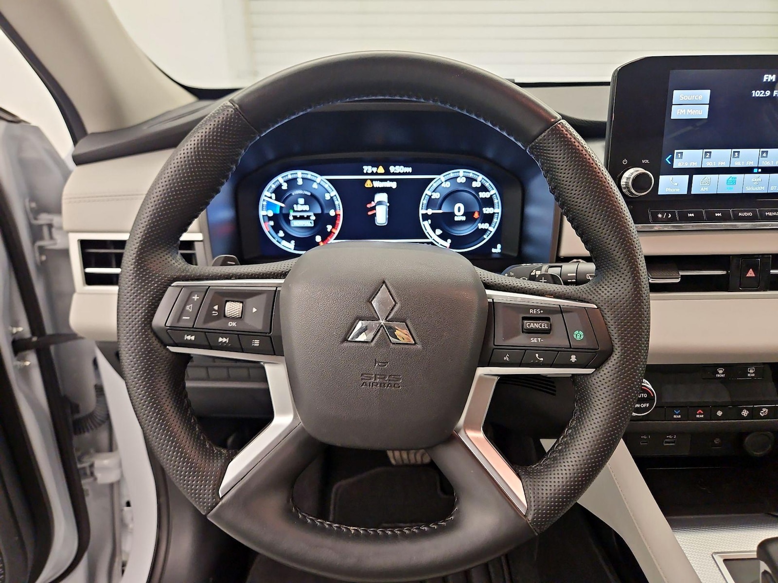 2024 Mitsubishi Outlander SEL - Photo 11