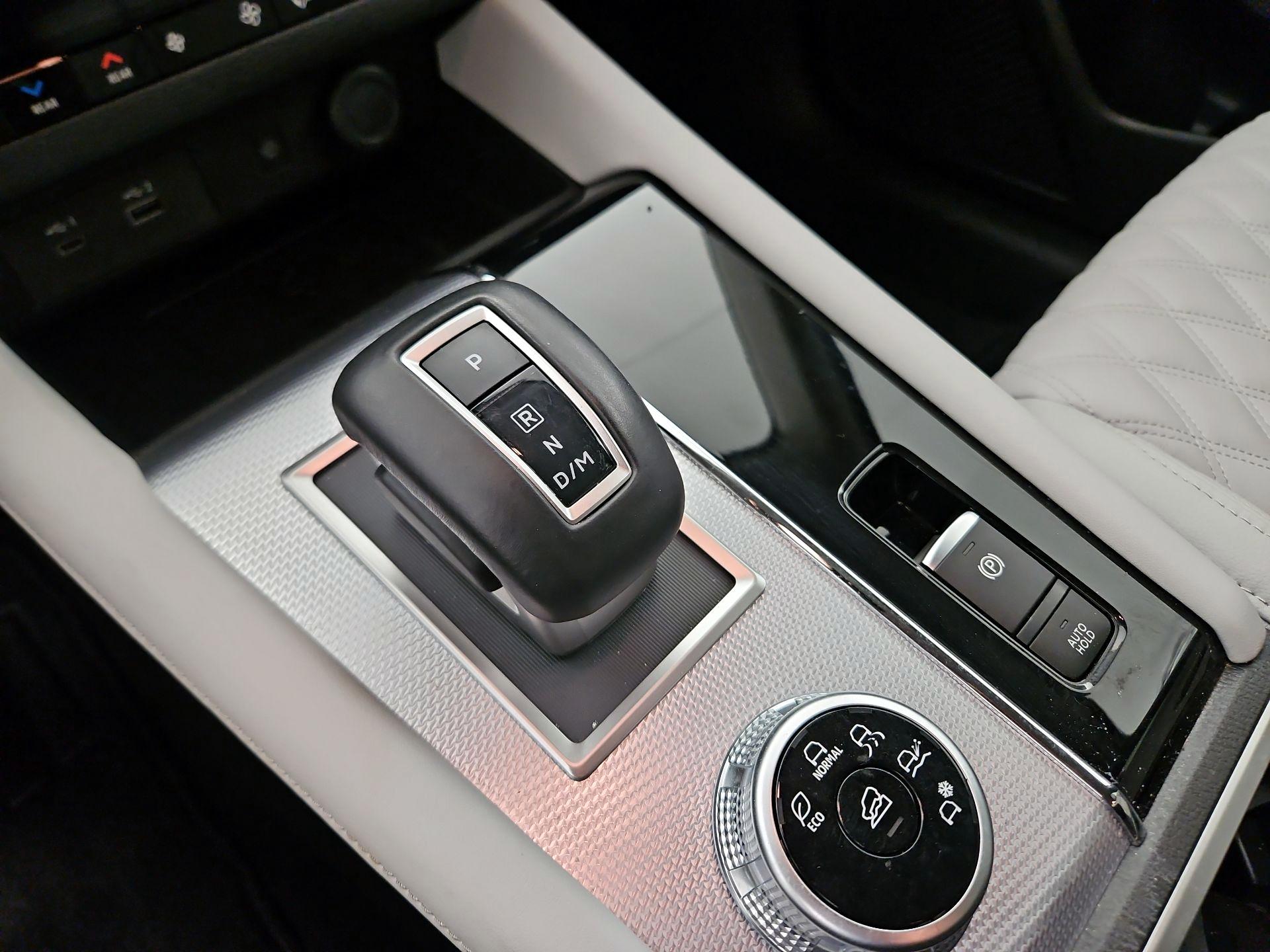 Thumbnail: 2024 Mitsubishi Outlander - 17