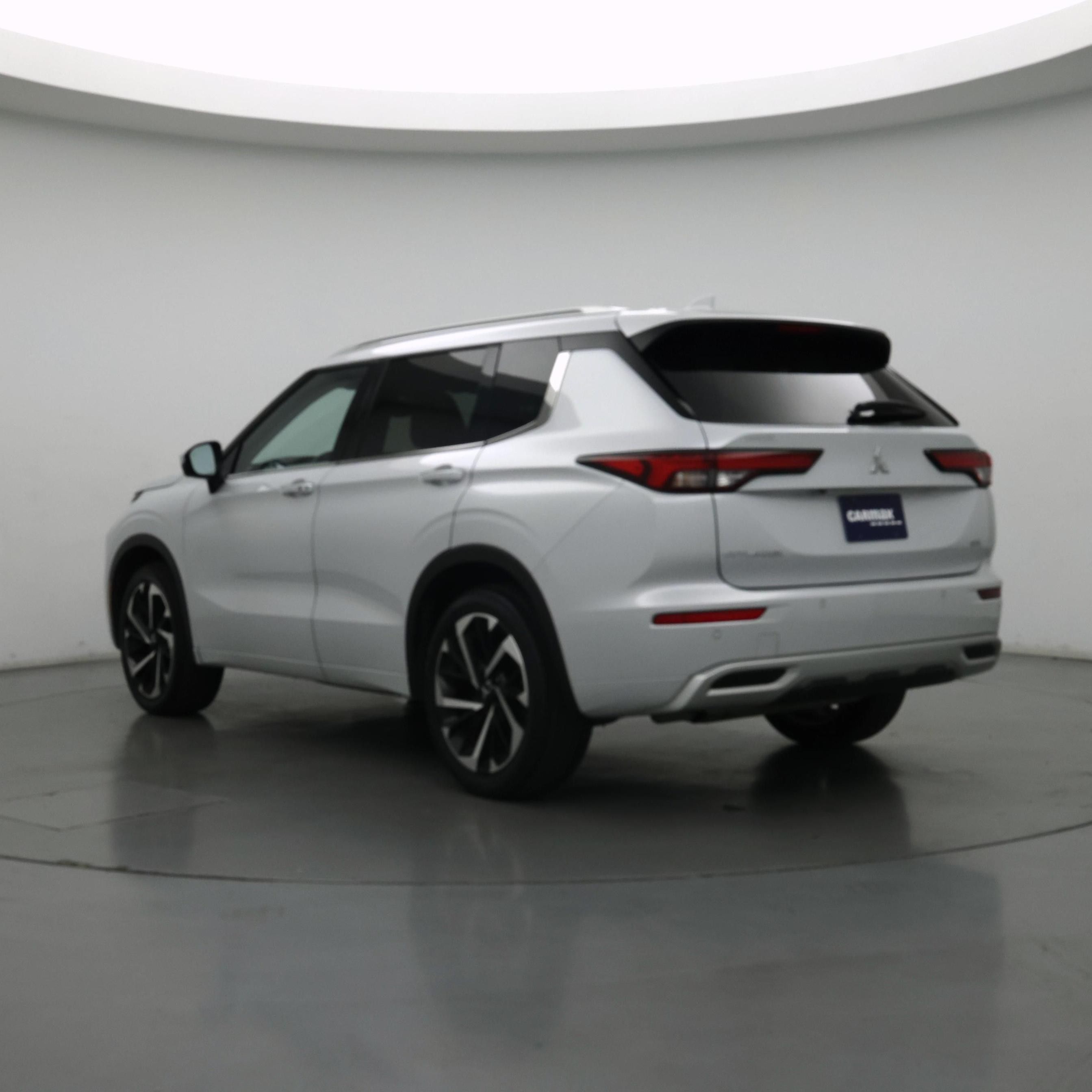 Thumbnail: 2024 Mitsubishi Outlander - 2