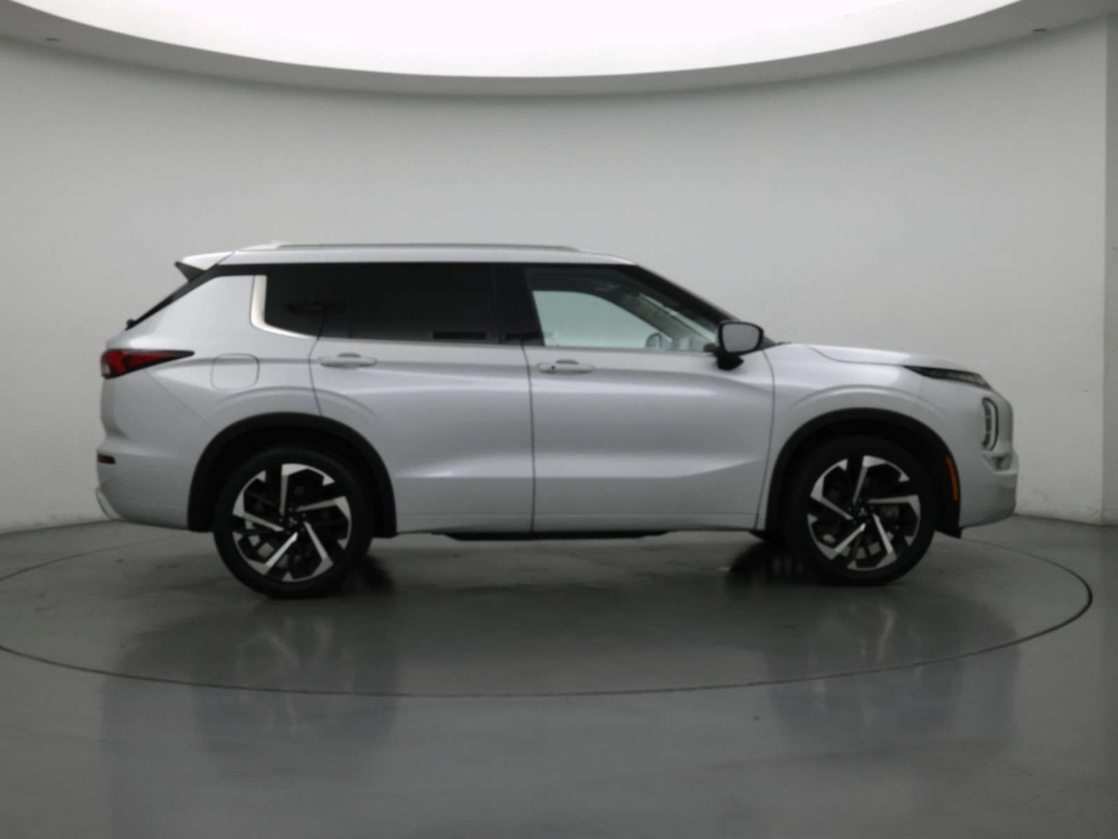 2024 Mitsubishi Outlander SEL - Photo 8