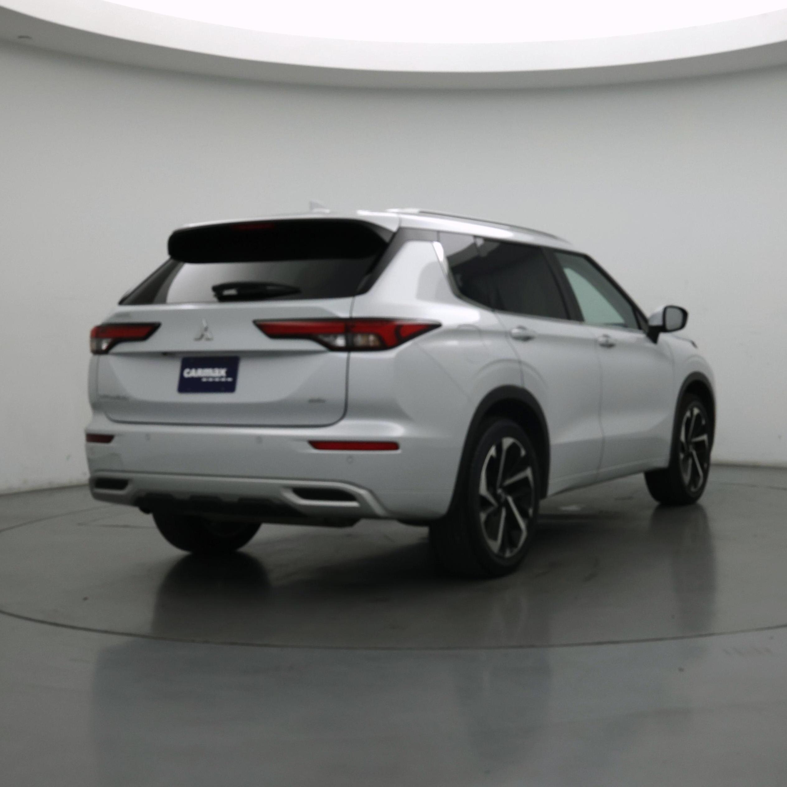Thumbnail: 2024 Mitsubishi Outlander - 8