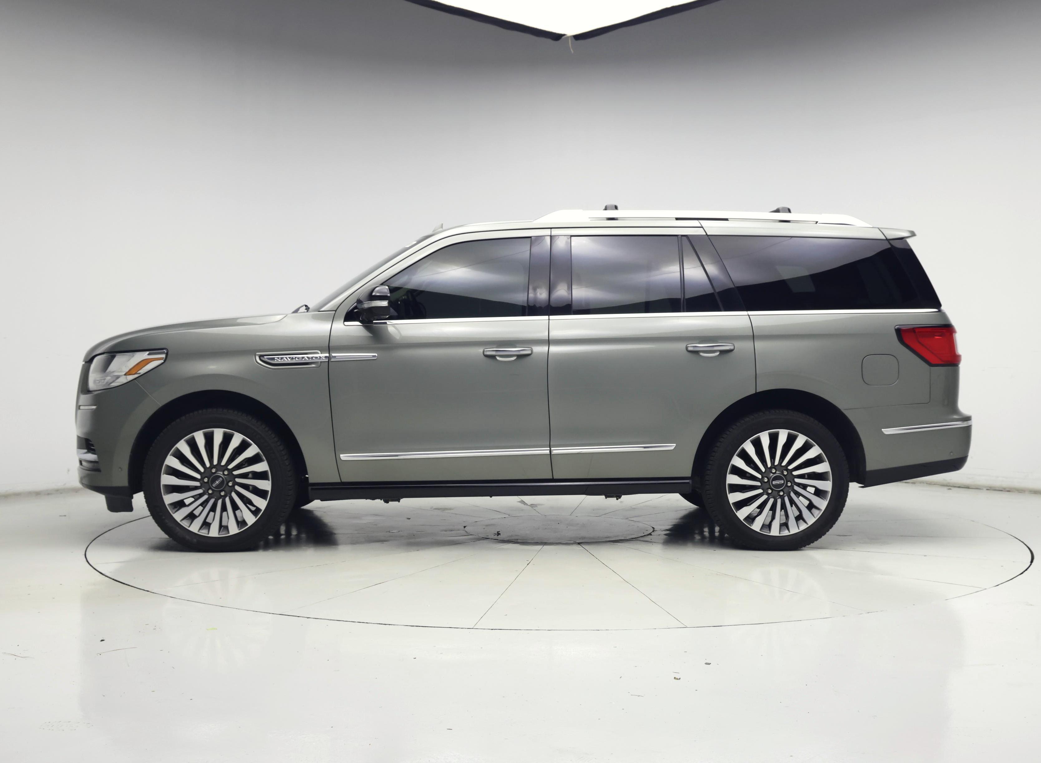 Thumbnail: 2019 Lincoln Navigator - 3