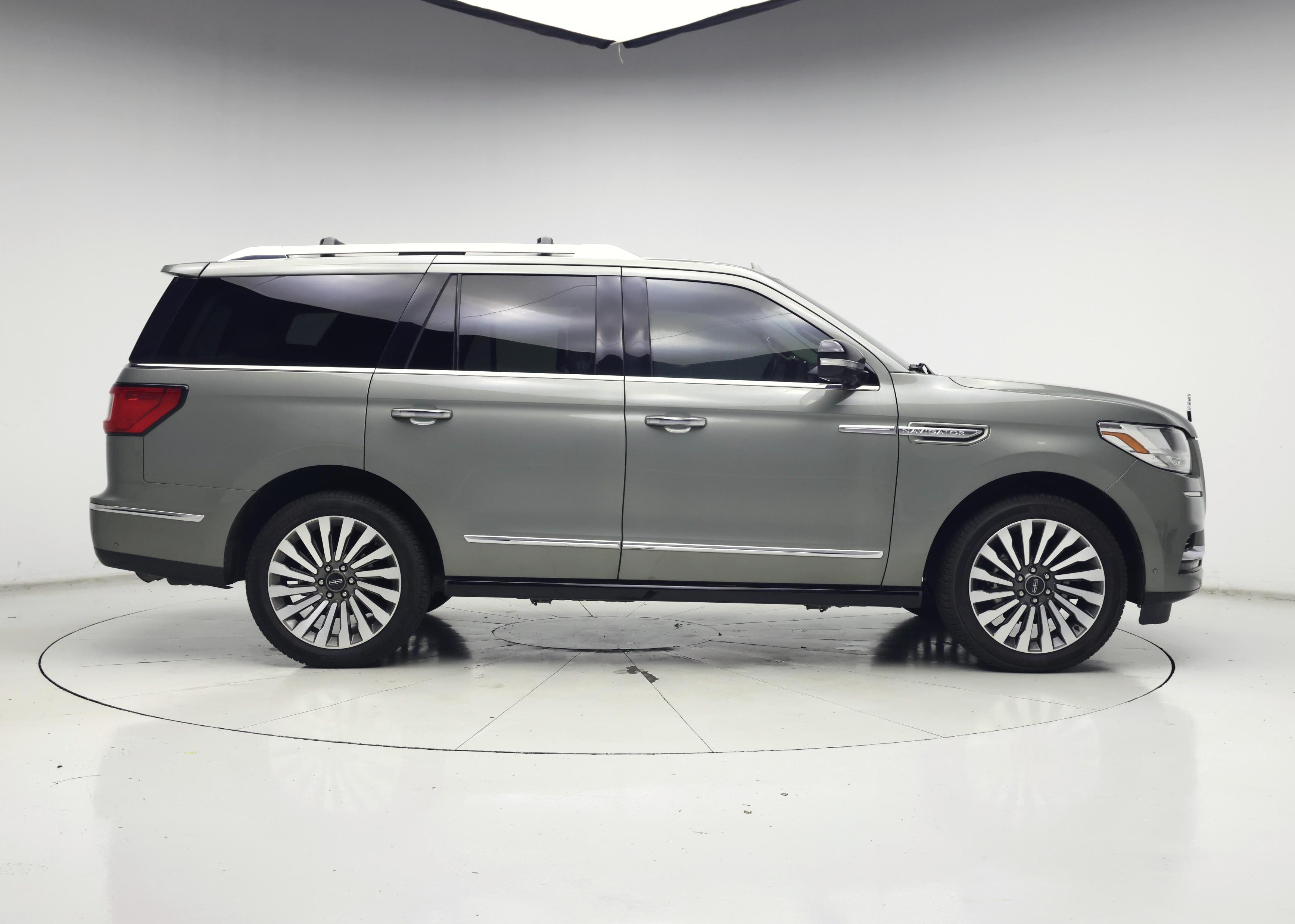 Thumbnail: 2019 Lincoln Navigator - 7