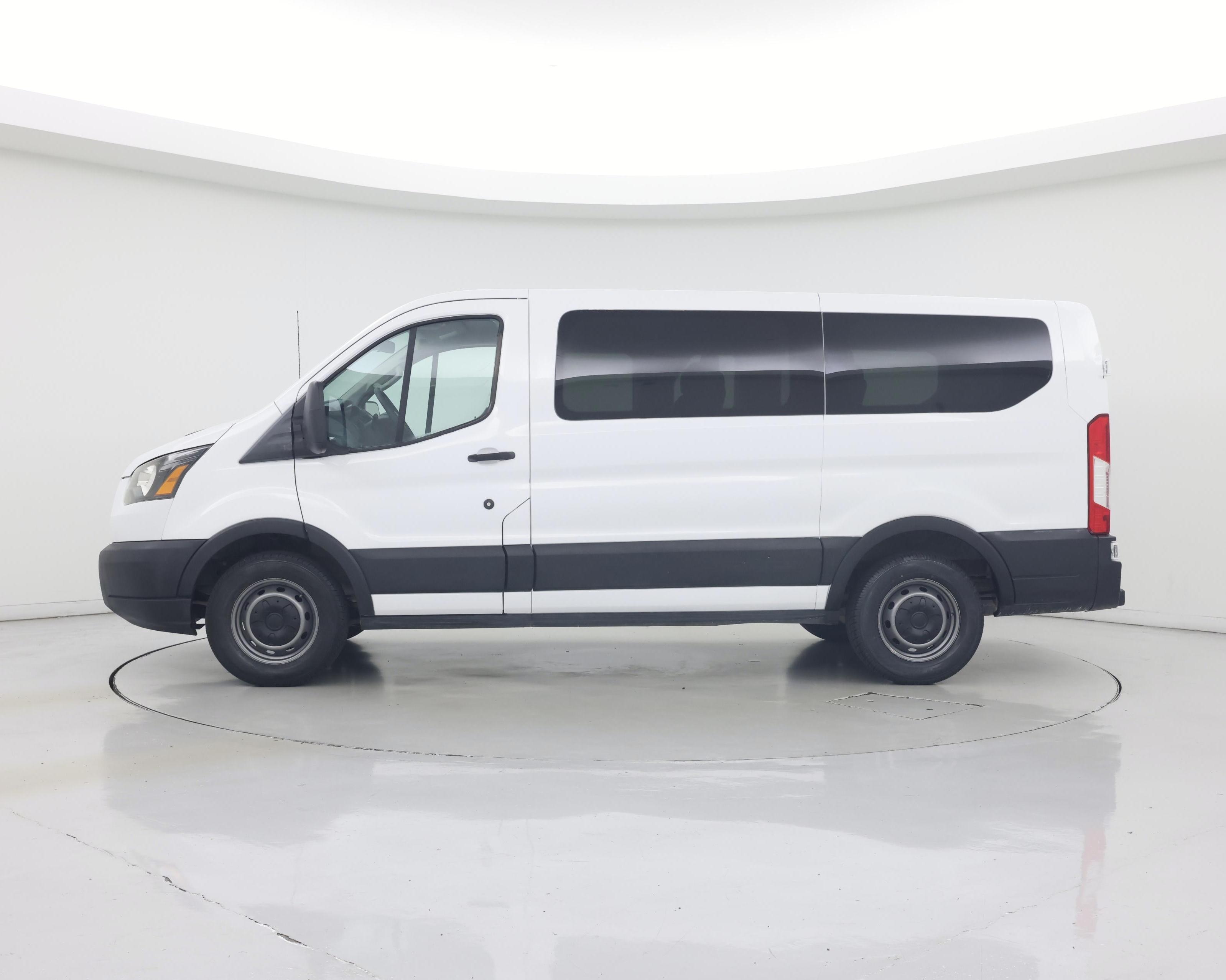 Thumbnail: 2019 Ford Transit Series - 3
