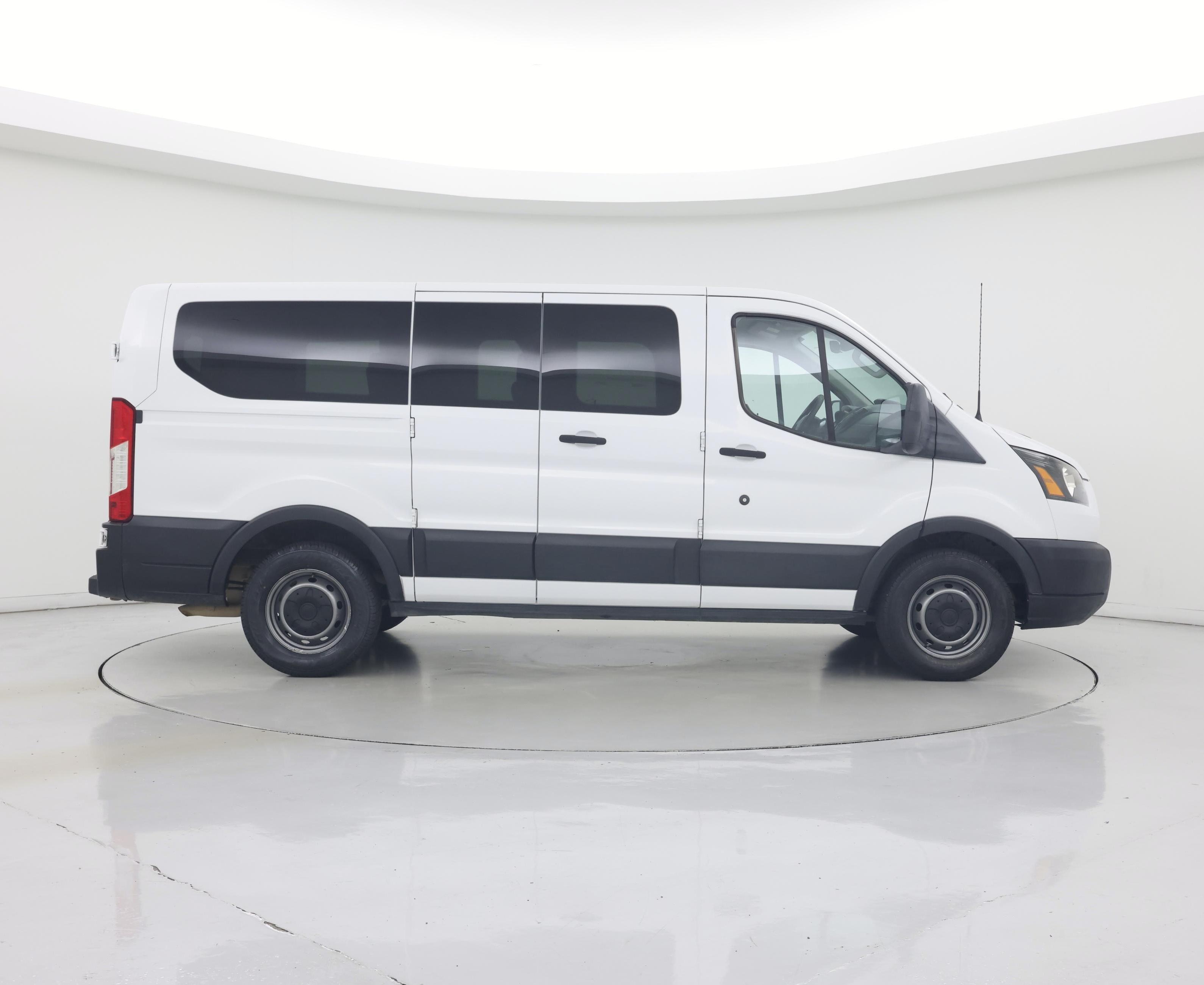 Thumbnail: 2019 Ford Transit Series - 7