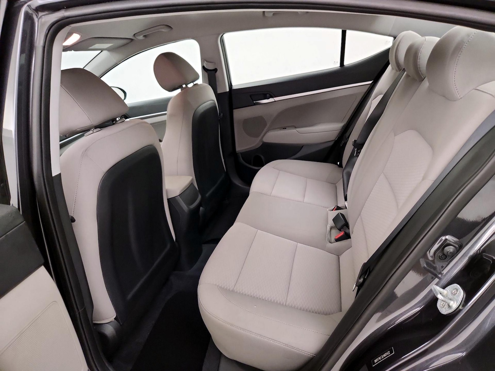 2020 Hyundai Elantra SE - Photo 20