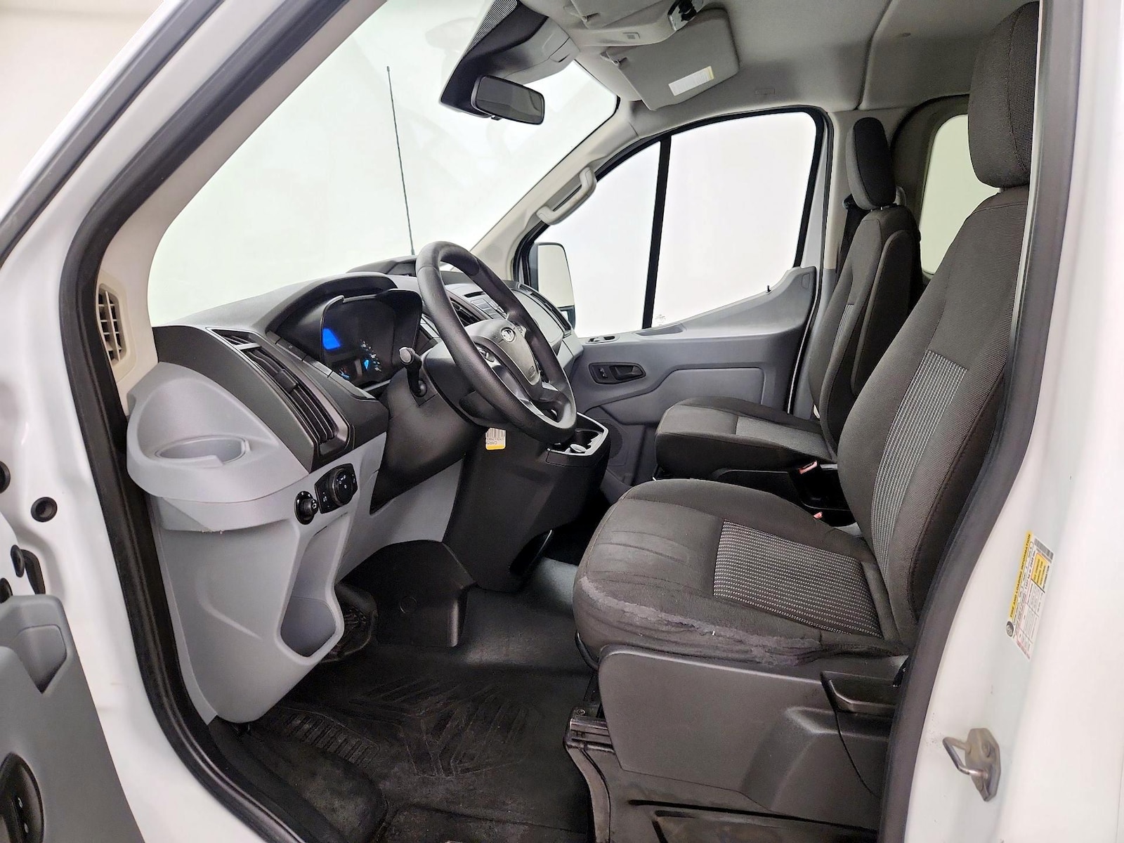 2019 Ford Transit Passenger Van XLT - Photo 12