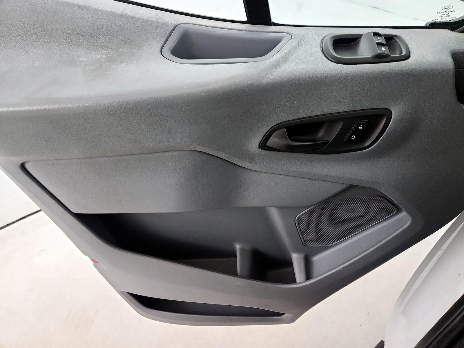 2019 Ford Transit Passenger Van XLT - Photo 13