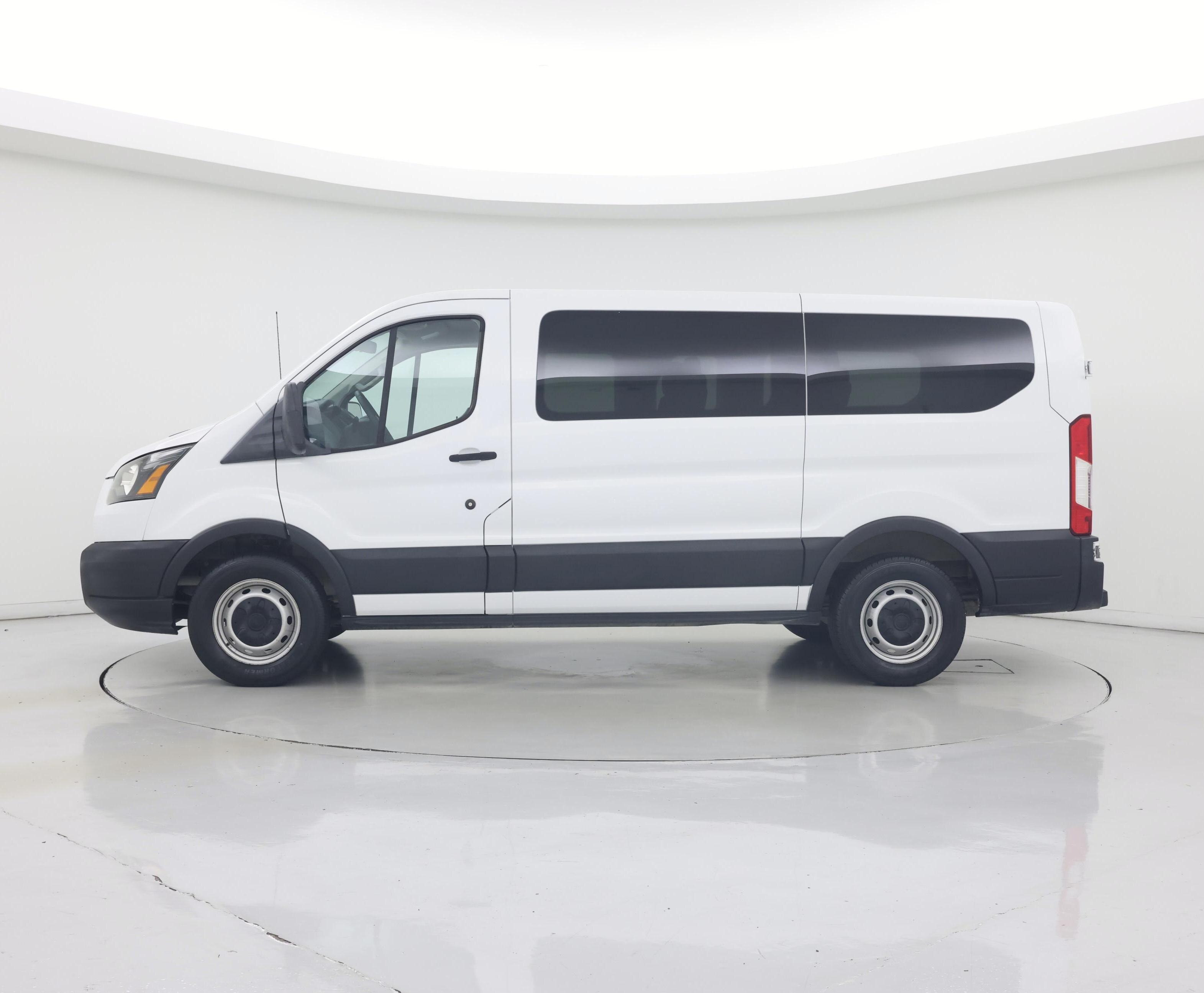 Thumbnail: 2019 Ford Transit Series - 3
