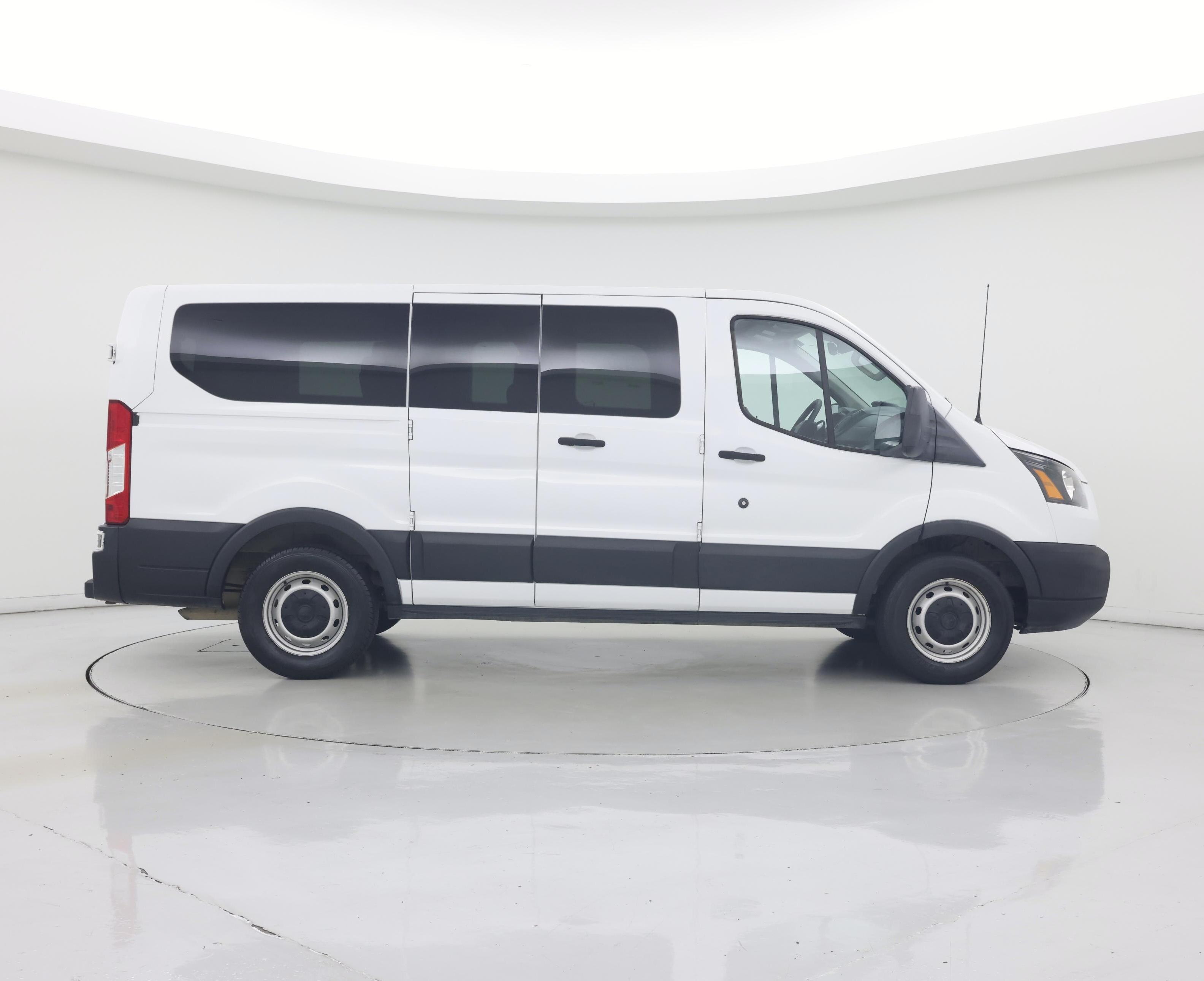 Thumbnail: 2019 Ford Transit Series - 7