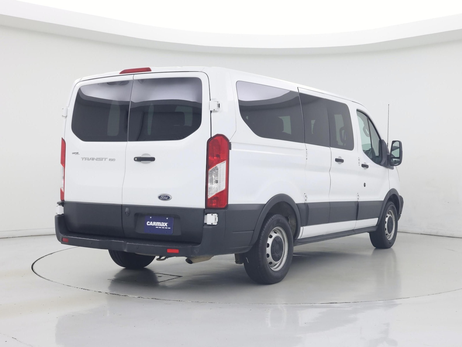 2019 Ford Transit Passenger Van XLT - Photo 9