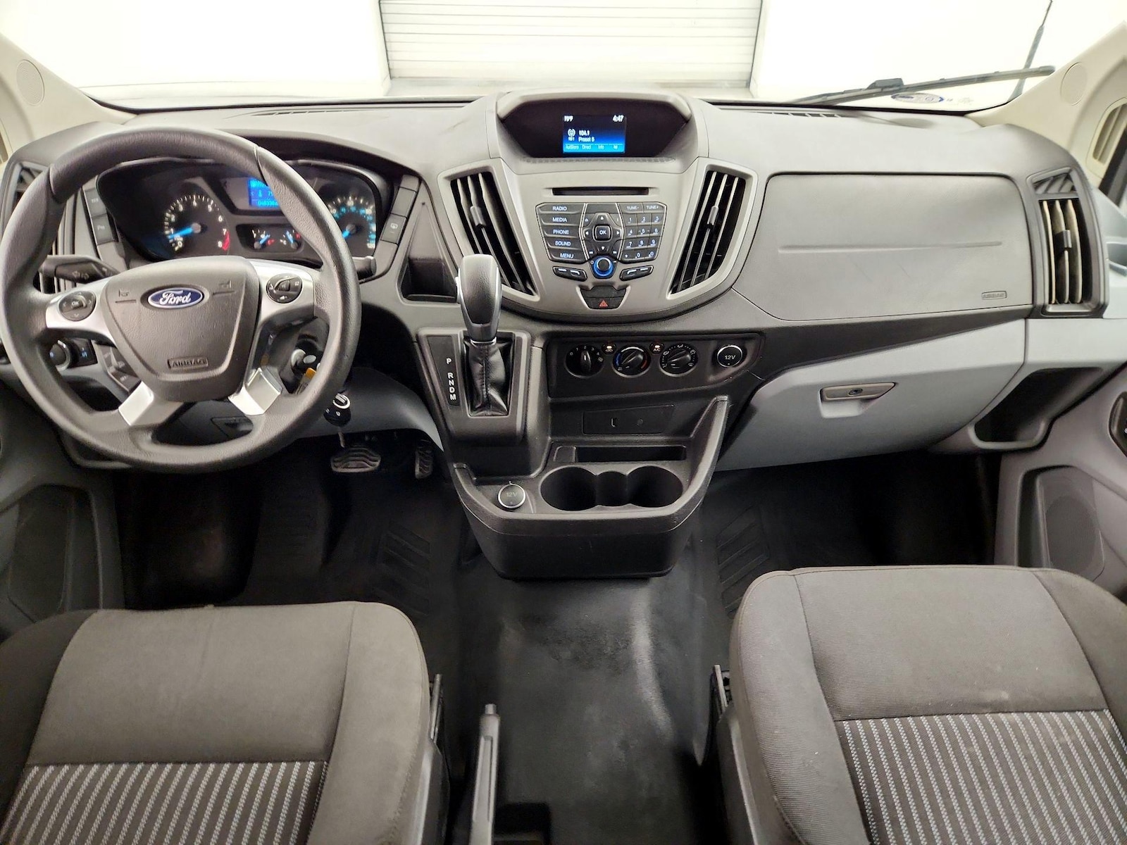 2019 Ford Transit Passenger Van XL - Photo 10