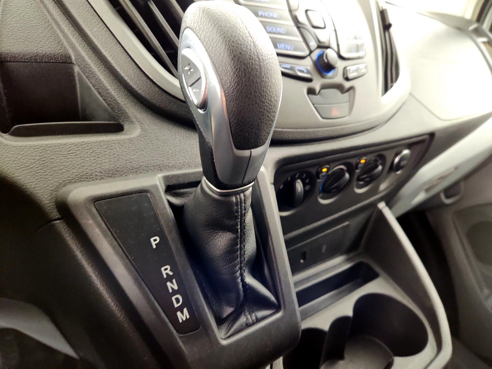 2019 Ford Transit Passenger Van XL - Photo 18