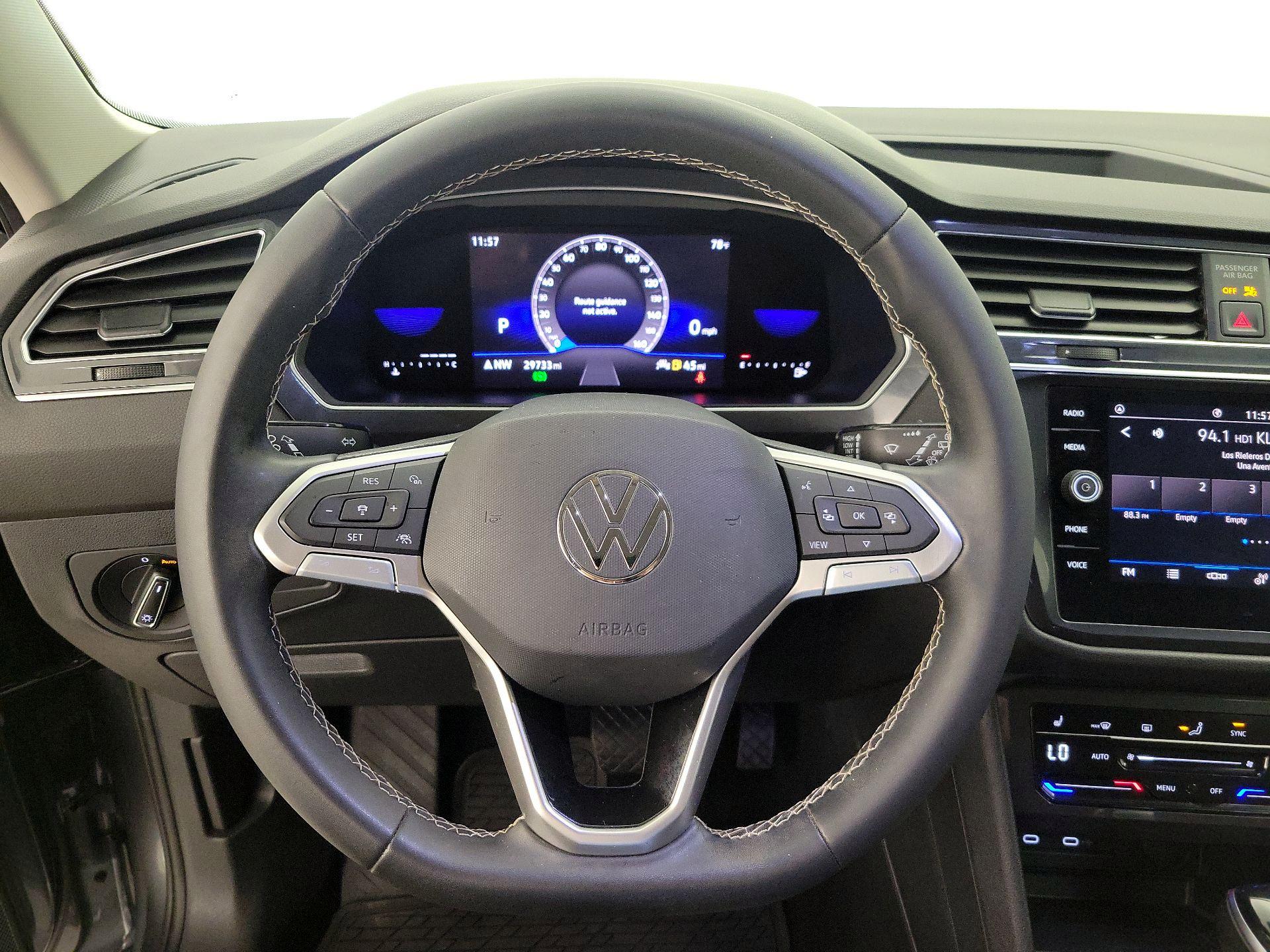 Thumbnail: 2022 Volkswagen Tiguan - 10