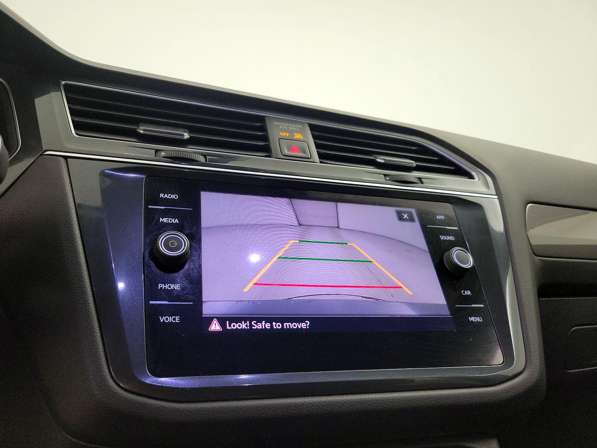 Thumbnail: 2022 Volkswagen Tiguan - 14