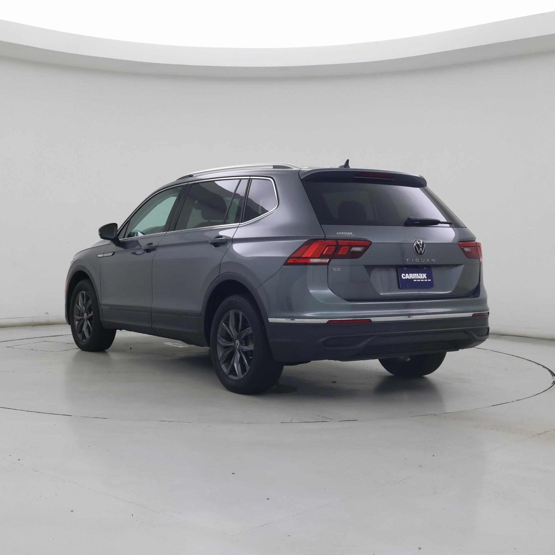 Thumbnail: 2022 Volkswagen Tiguan - 2