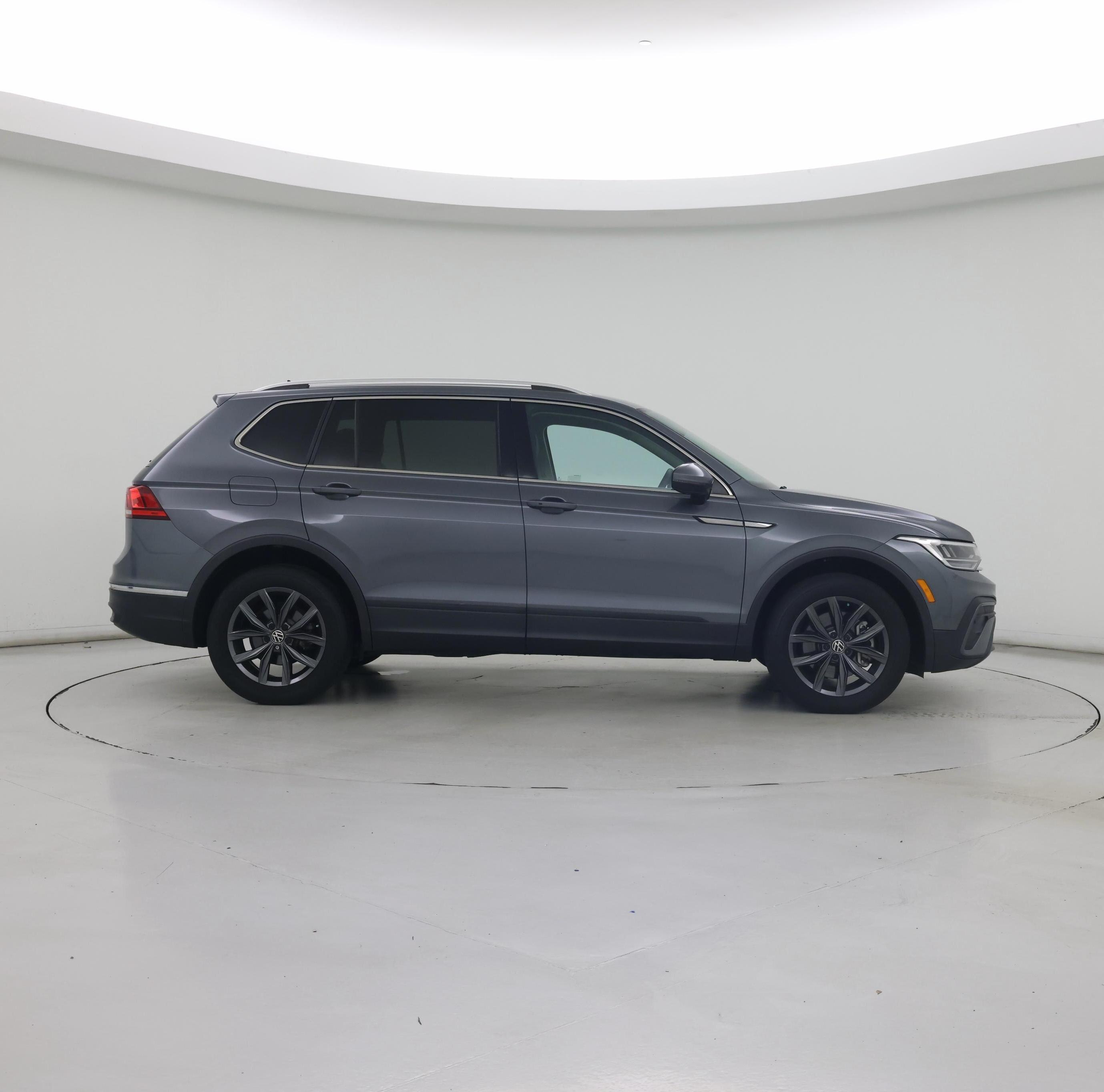 Thumbnail: 2022 Volkswagen Tiguan - 7