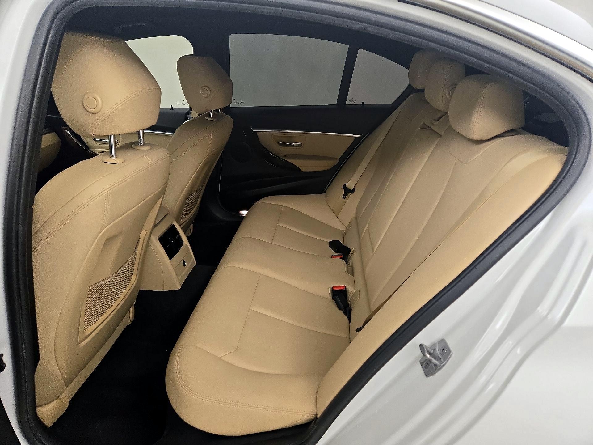 Thumbnail: 2017 BMW 3 Series - 20