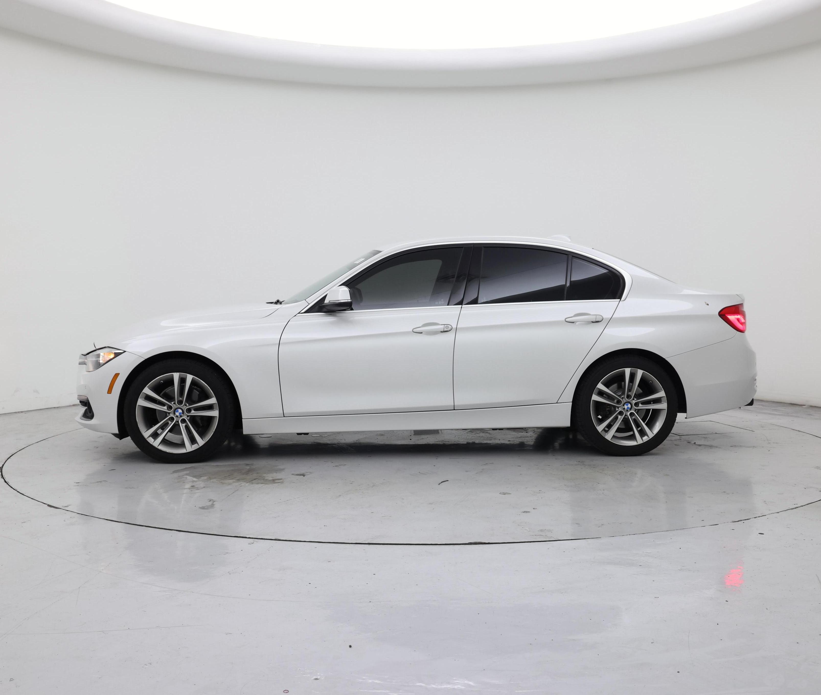 Thumbnail: 2017 BMW 3 Series - 3