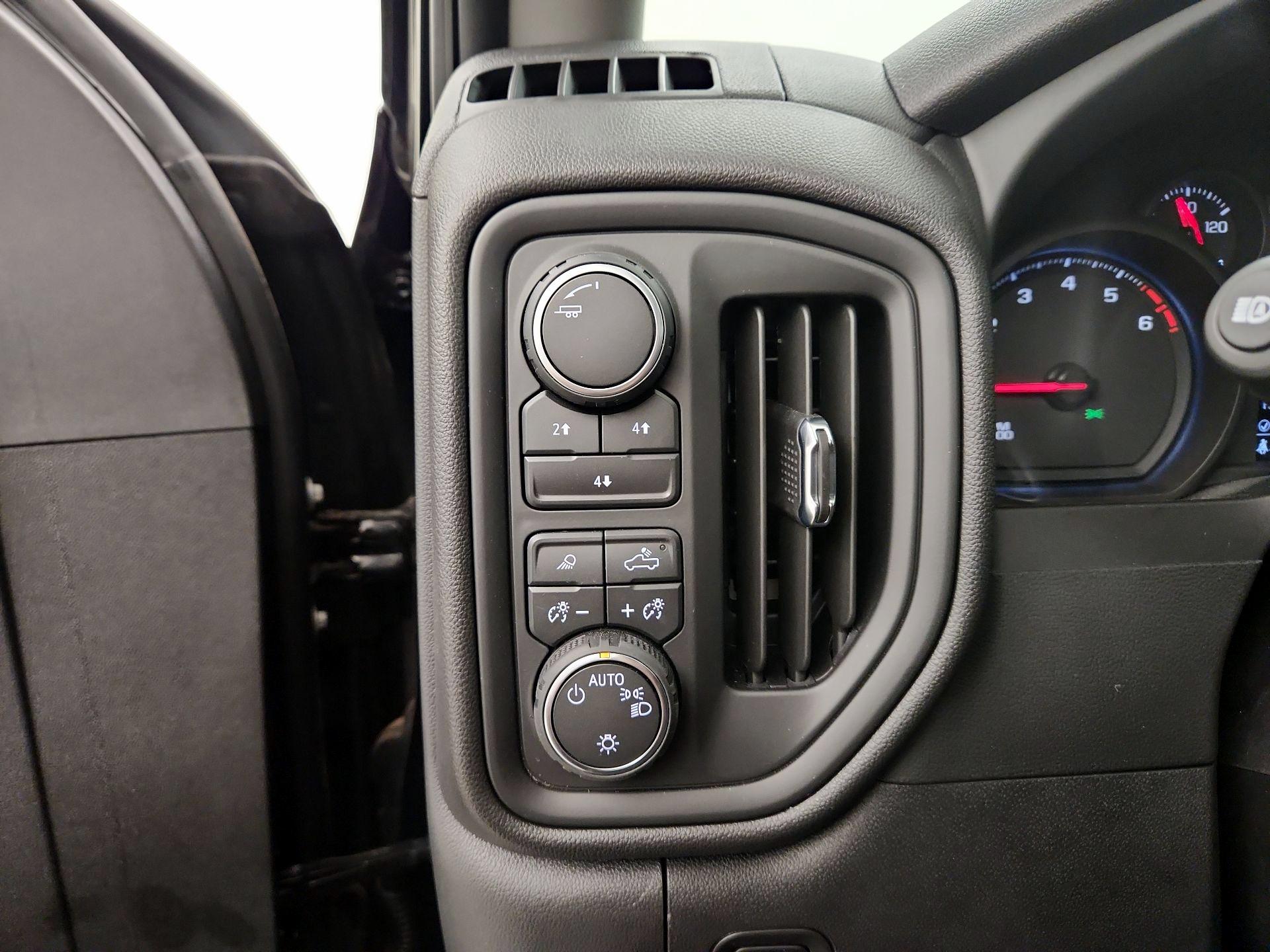 Thumbnail: 2026 Chevrolet Silverado 2500 - 13