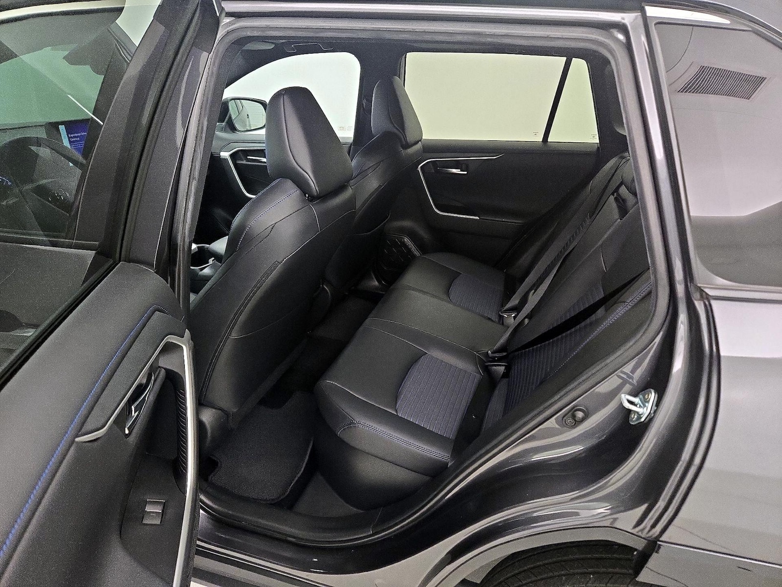2024 Toyota RAV4 XSE - Photo 22