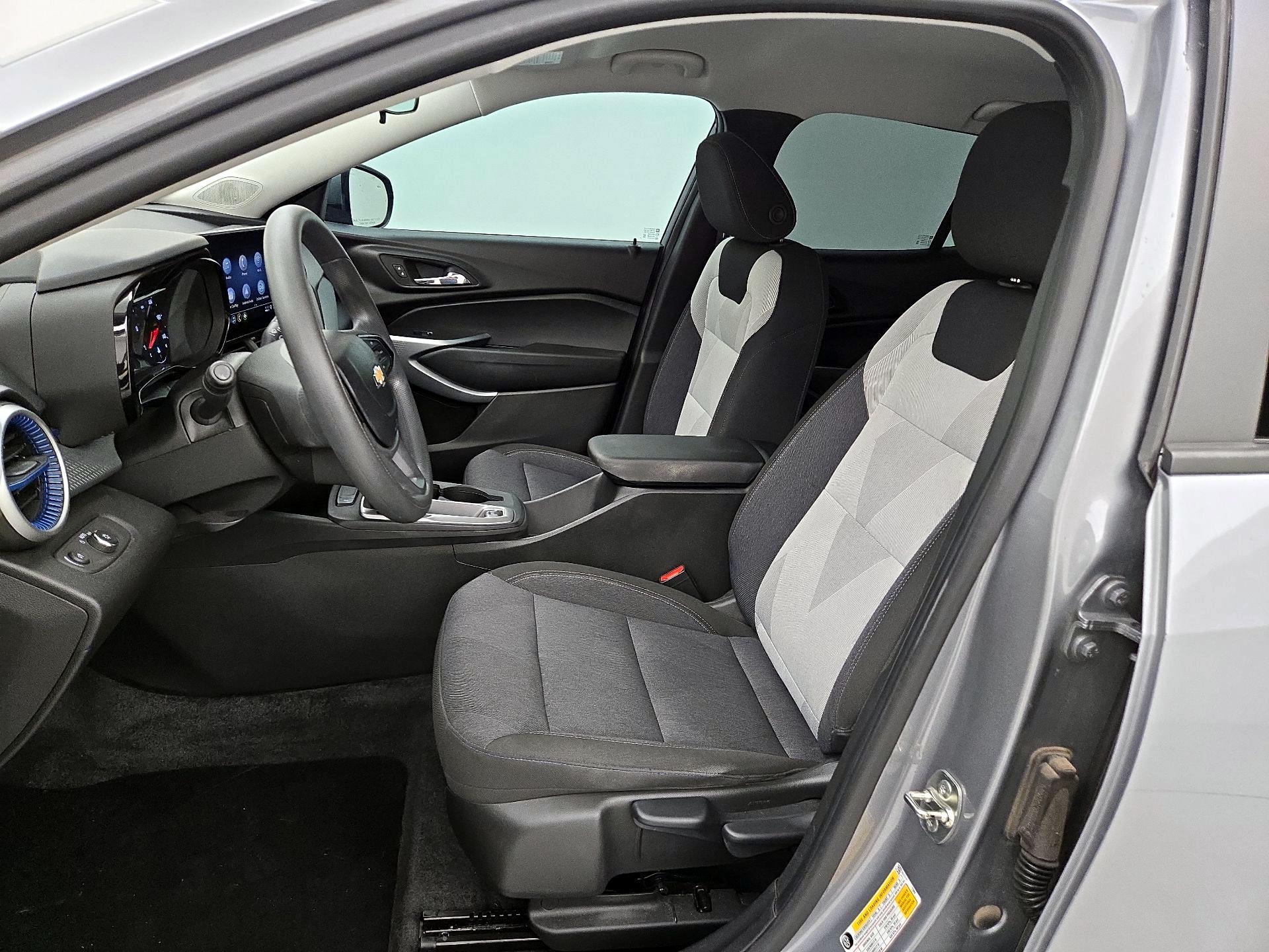 Thumbnail: 2025 Chevrolet Trax - 9