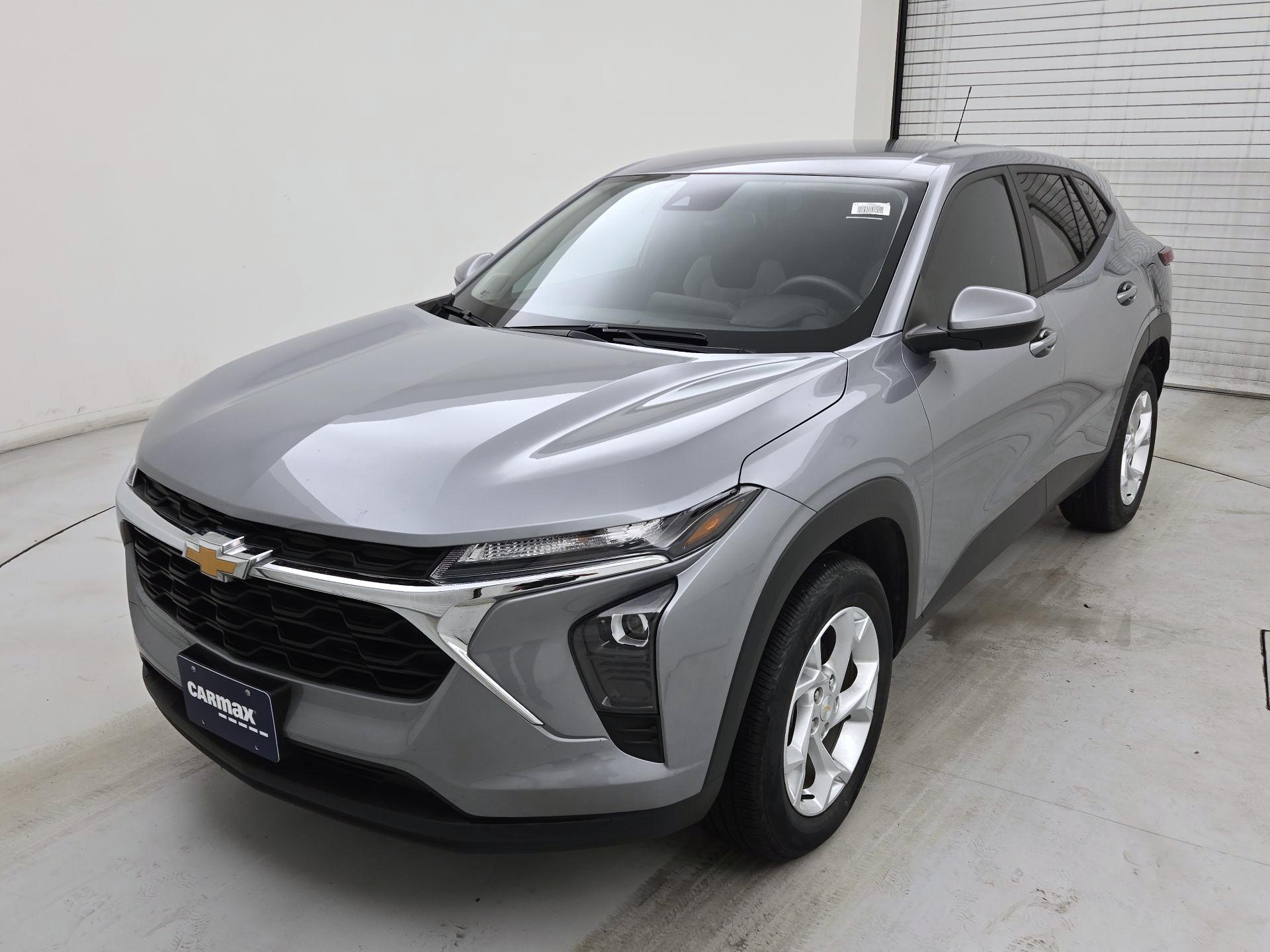 Thumbnail: 2025 Chevrolet Trax - 3