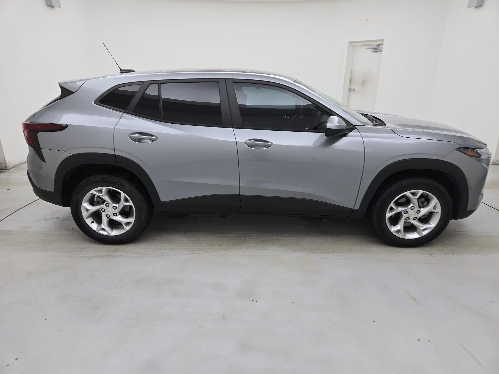 Thumbnail: 2025 Chevrolet Trax - 4