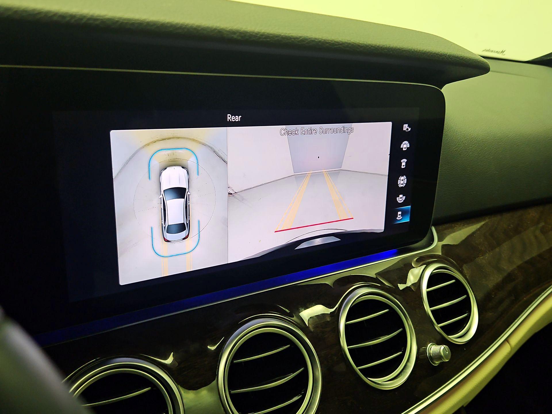 Thumbnail: 2022 Mercedes-Benz E-Class - 15