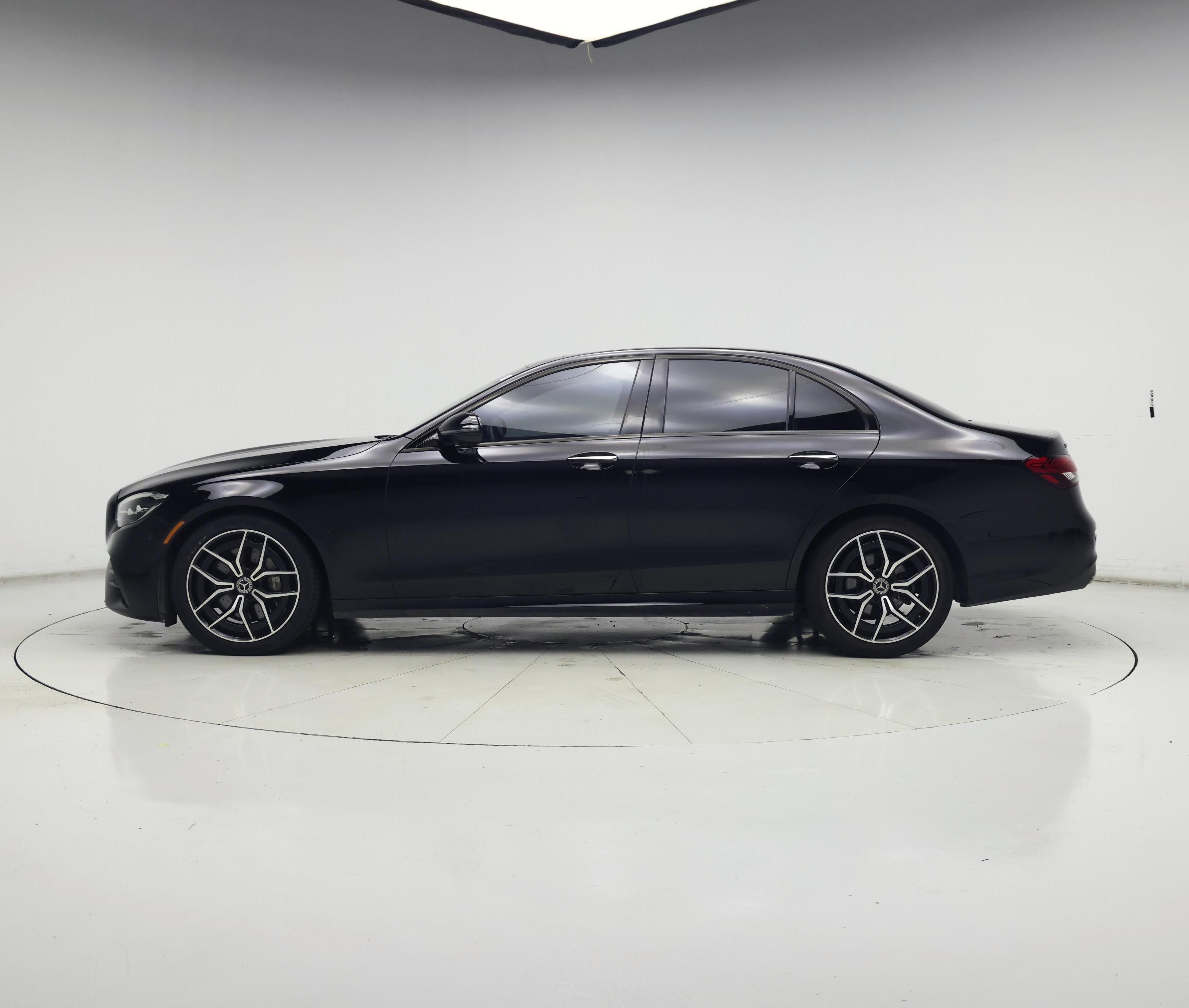 Thumbnail: 2022 Mercedes-Benz E-Class - 3