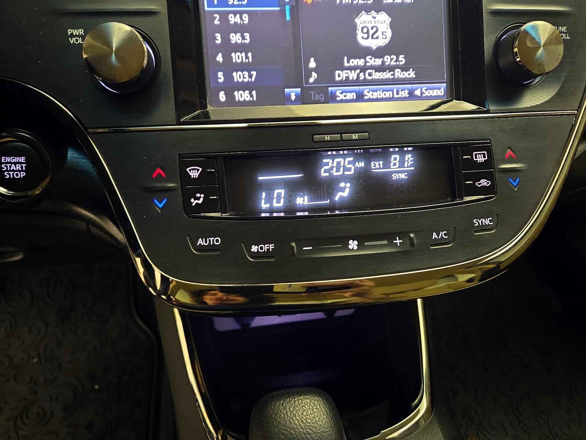Thumbnail: 2018 Toyota Avalon - 16